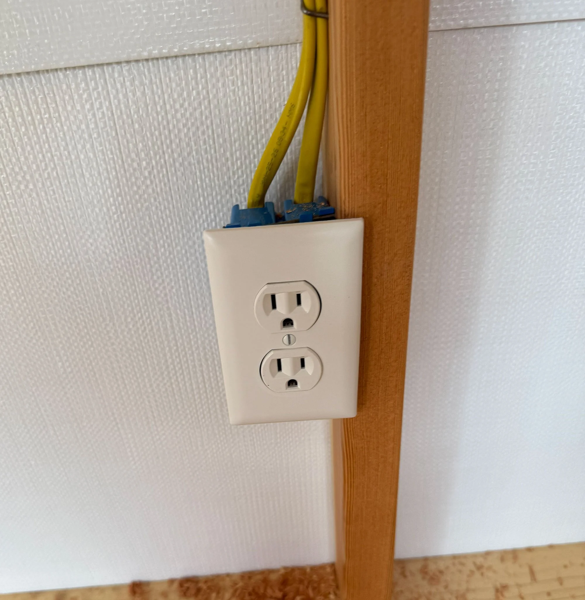 beige-outlet.jpg