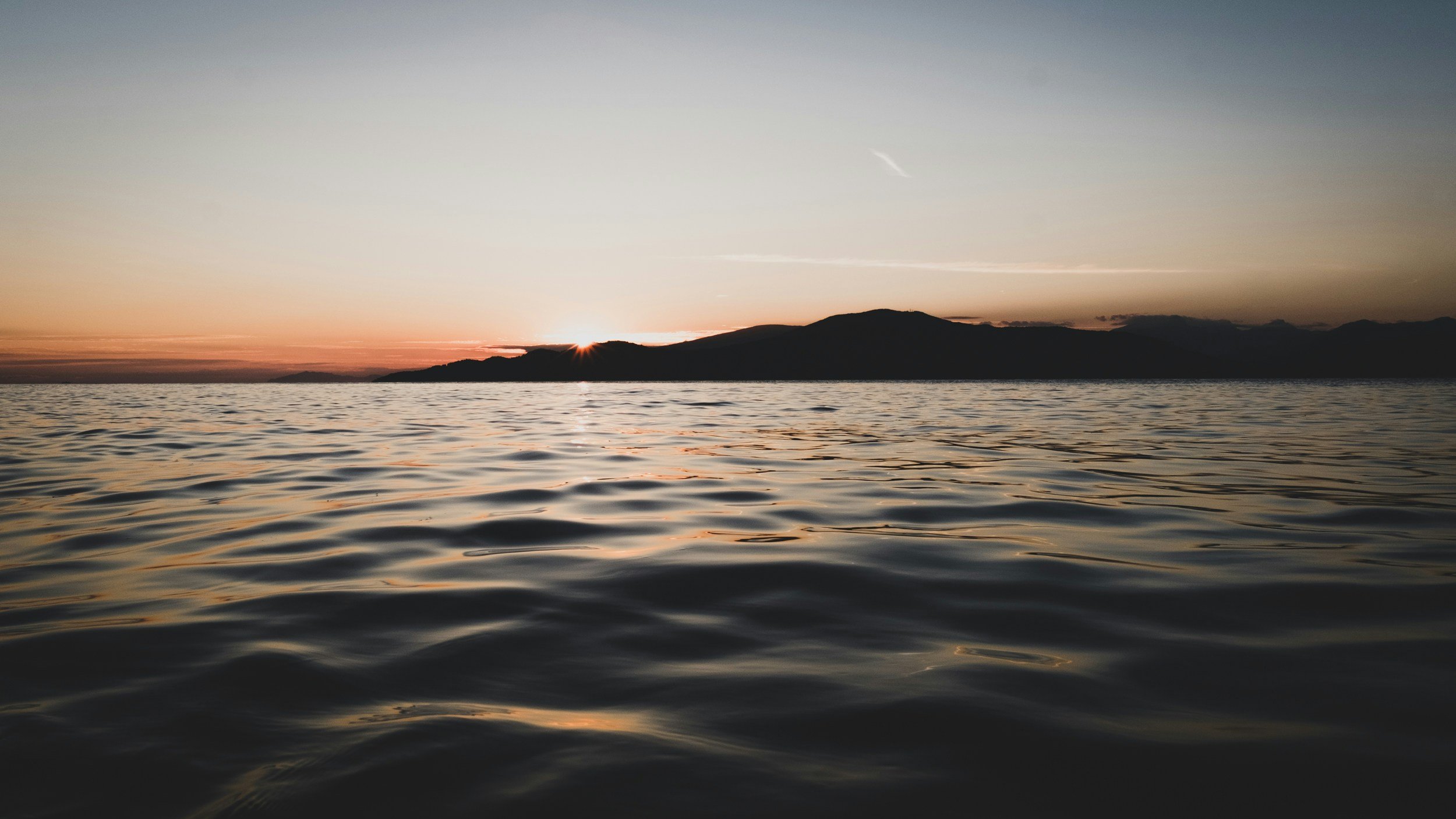 Peaceful sunset reflecting progress in online therapy
