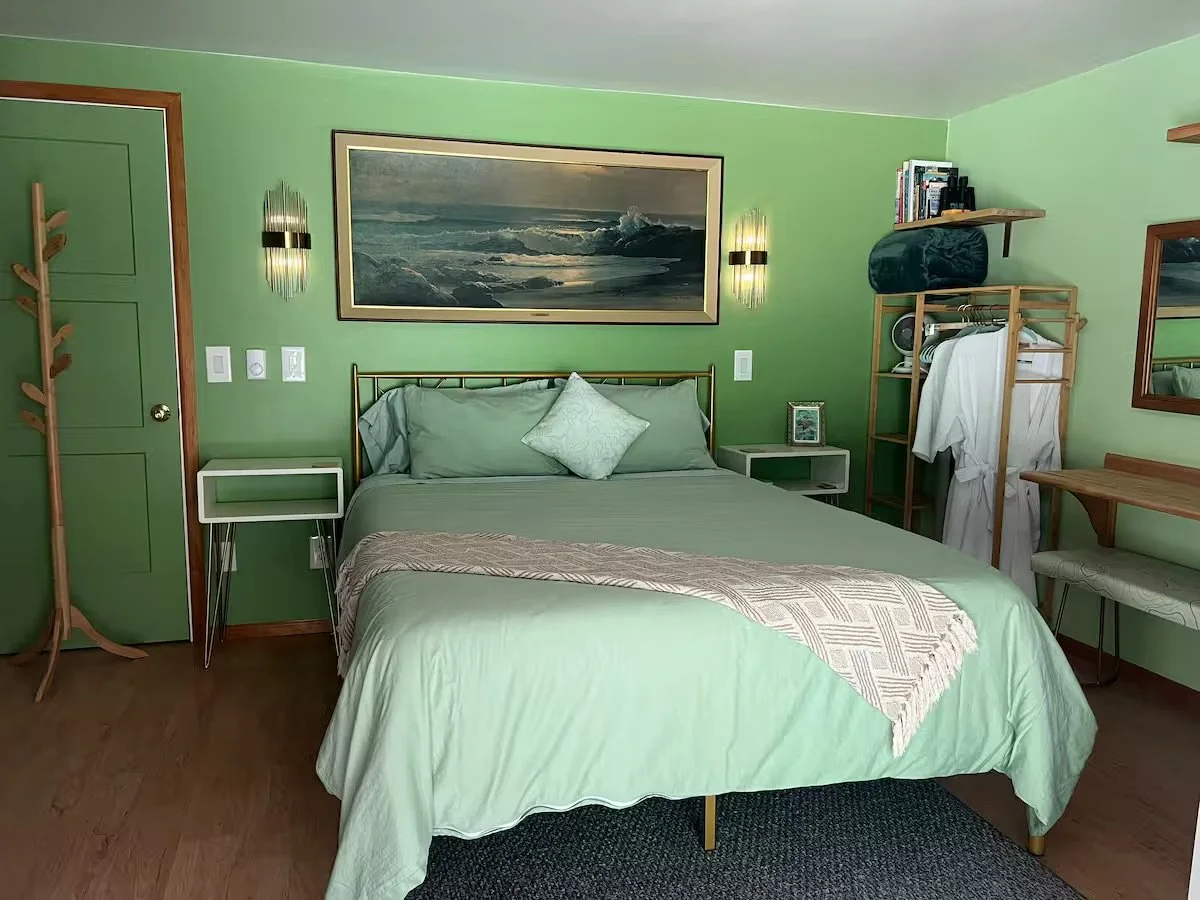 Queen size bed with hotel quality mattress.