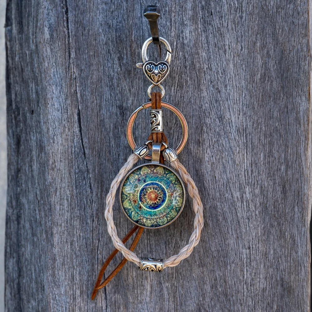 Key ring Taffy looped with Green Sun pendant & leather lace