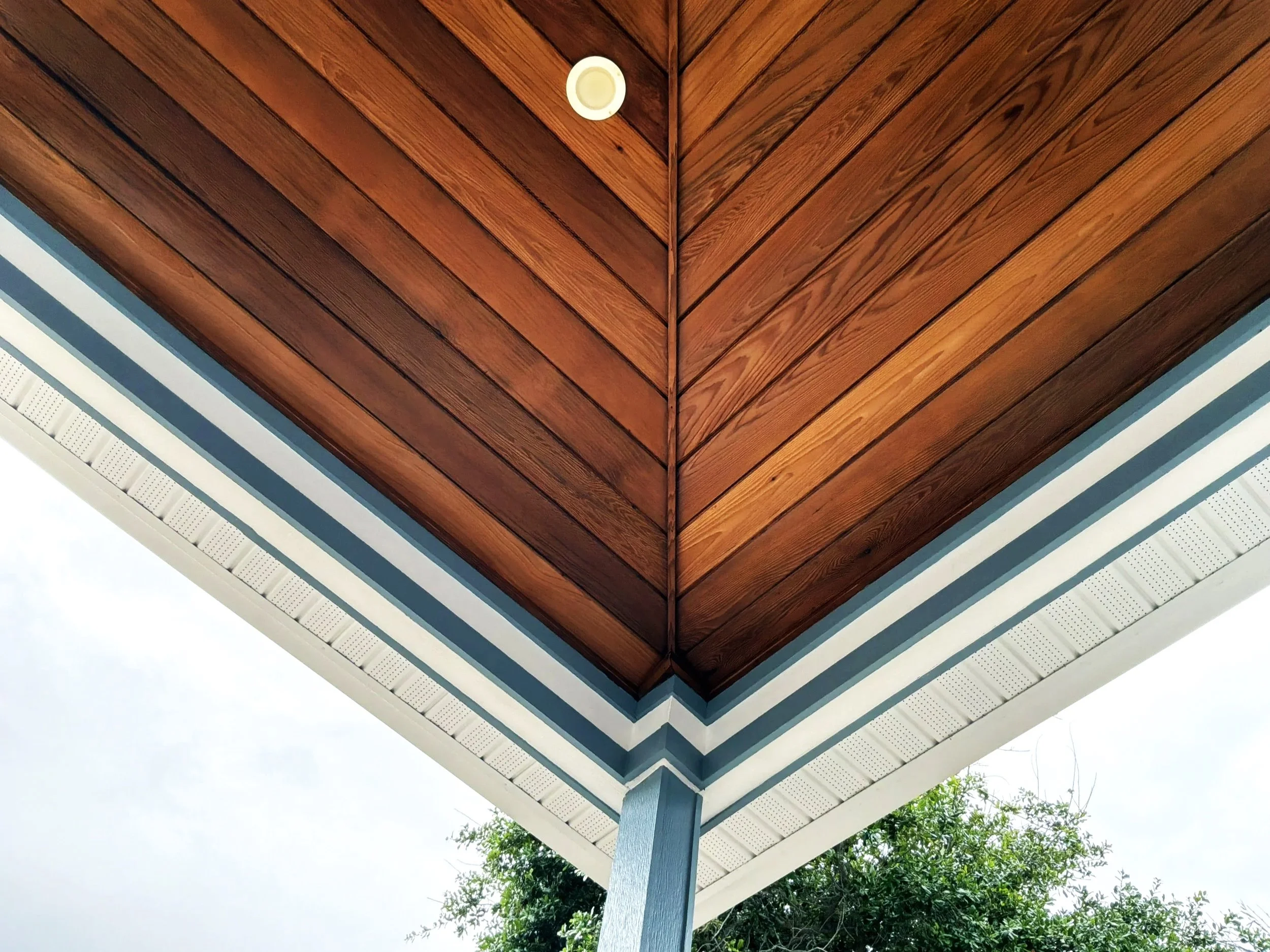 High-End Wood Finishing