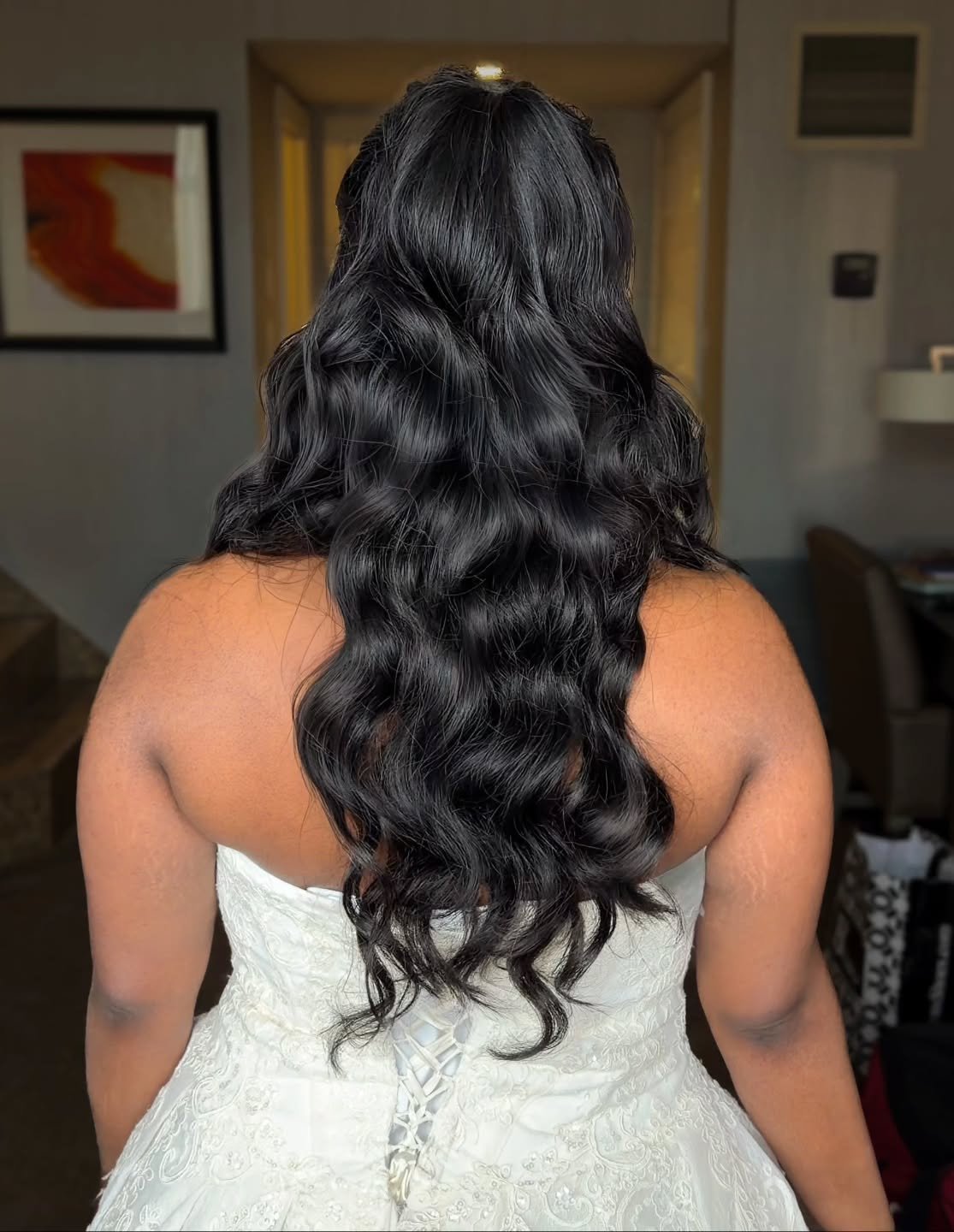 ✨ Soft waves, timeless elegance ✨
.
A classic half-up style paired with soft, flowing waves creates the perfect balance of romance and sophistication. 
.
.
Hair by @ssglamstudios
.
.
#BridalHair #TorontoBridalHair #TorontoBride #BridalStylist #Weddin