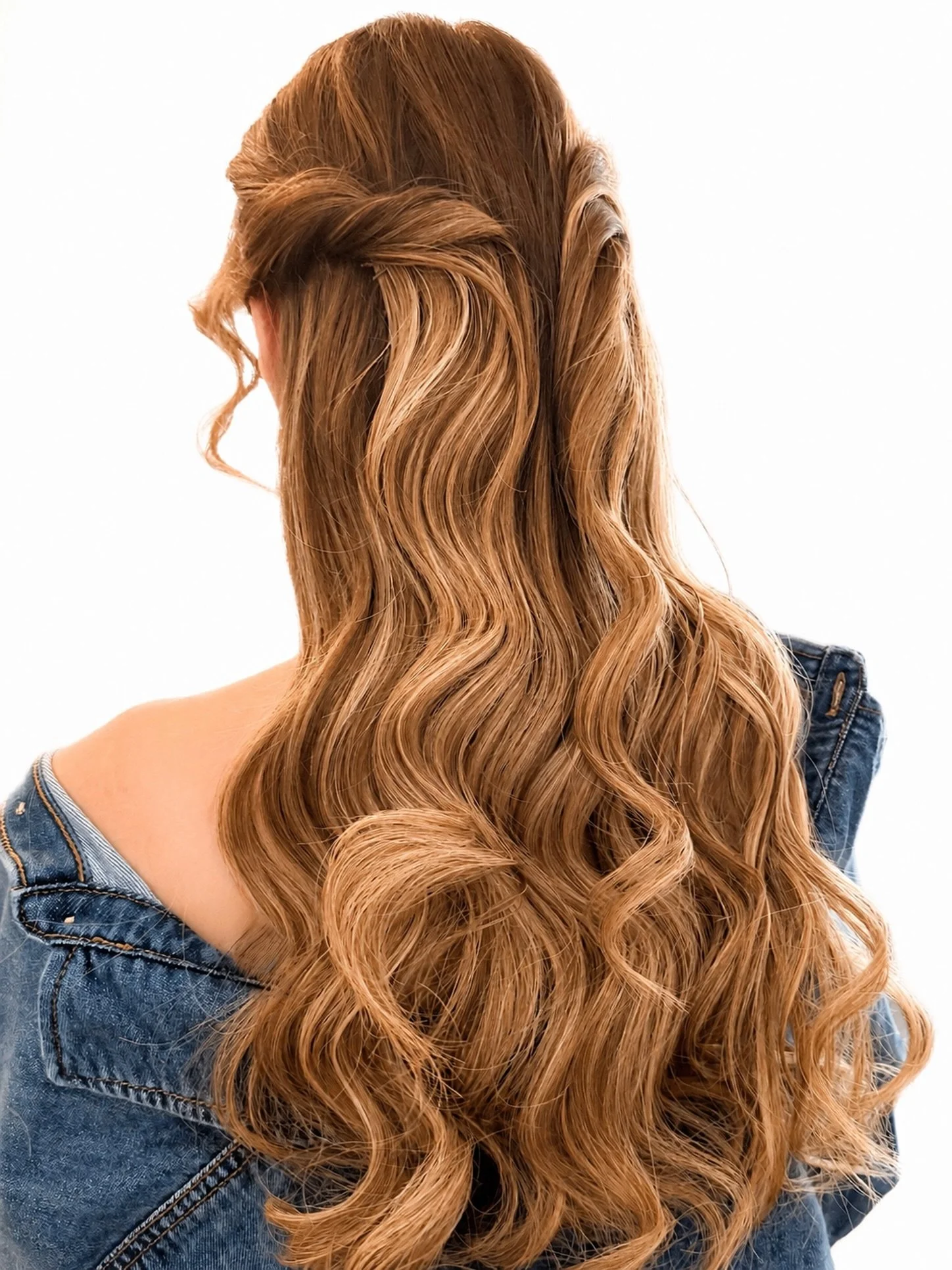 Your bridal hair should feel just as beautiful as the rest of your look &mdash; polished, timeless, and completely you.

2026 &amp; 2027 bridal bookings are open.
Inquire to reserve your wedding date. 🤍

#TorontoBridalHair #TorontoBride #BridalHairT