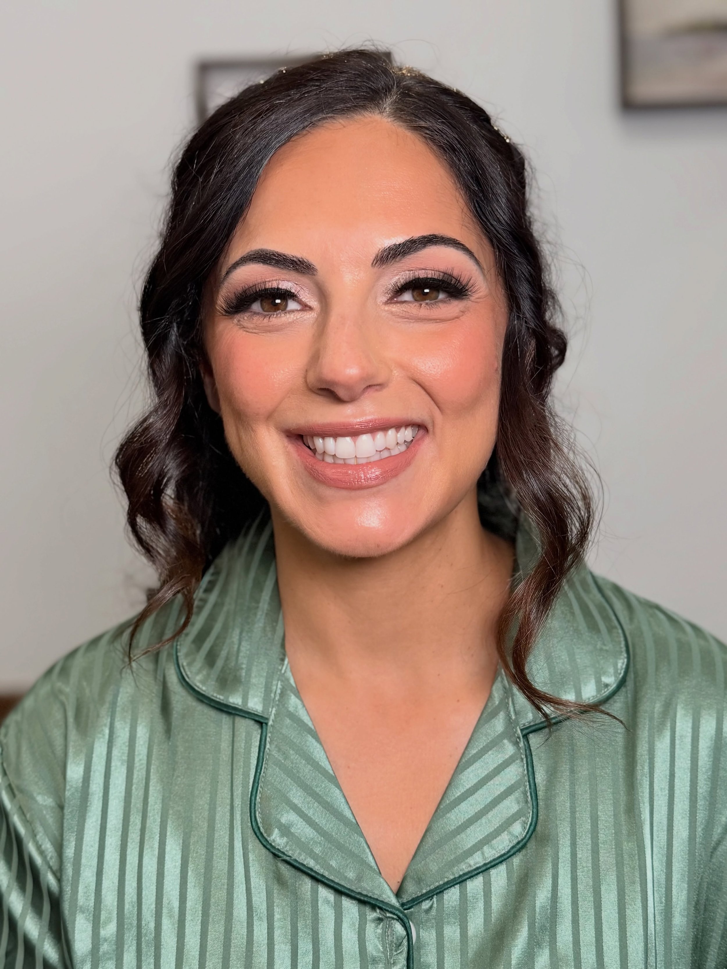 Soft definition, radiant skin and still completely herself. 🤍

Want to feel like you just elevated? Tap the link in my bio to check your wedding date.