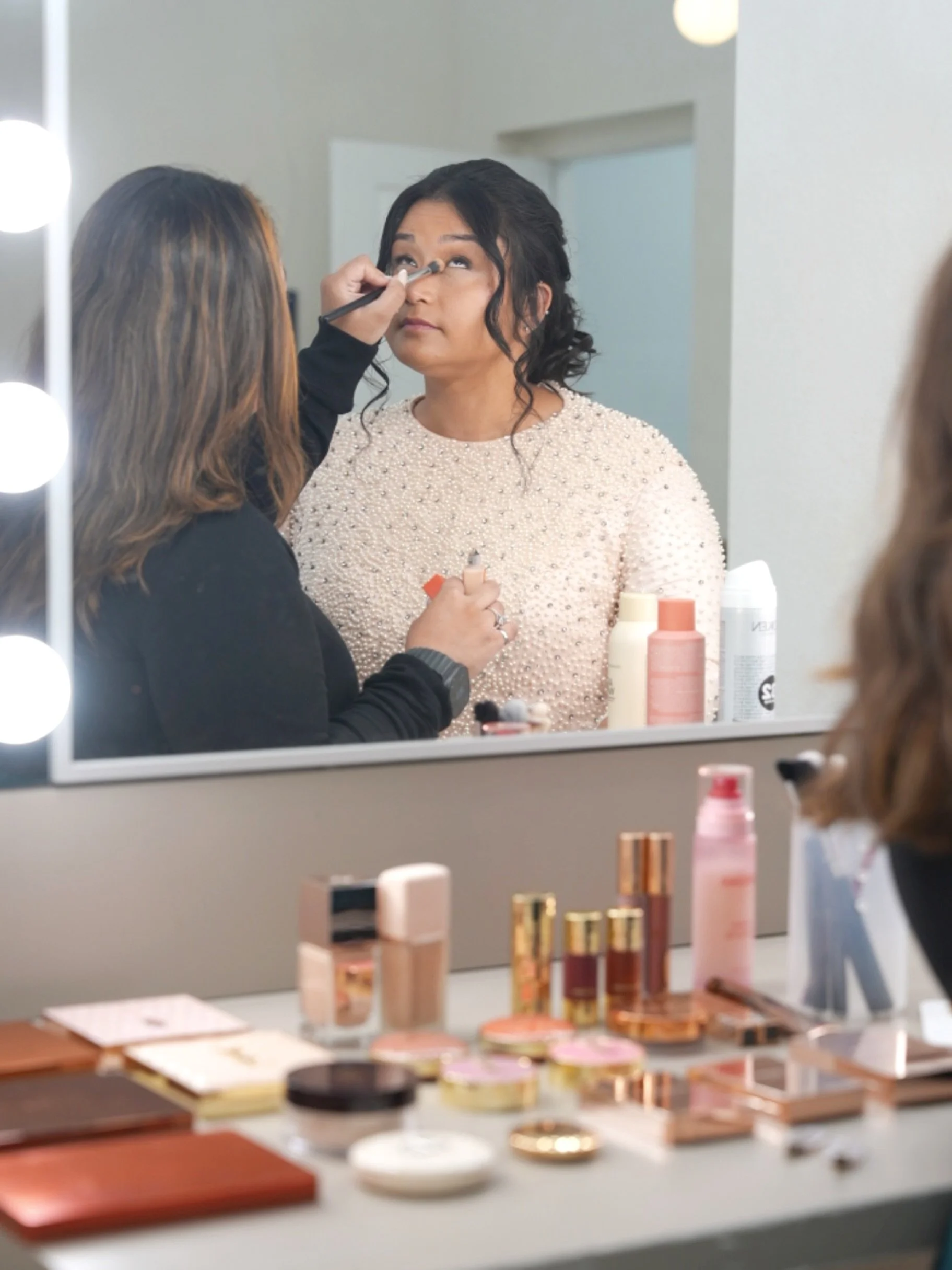 Bridal makeup isn&rsquo;t one big transformation &mdash; it&rsquo;s a hundred tiny decisions made along the way. ✨

A little more here. Less there. Softening, balancing, adjusting until everything feels right on you.

That&rsquo;s the part I love mos