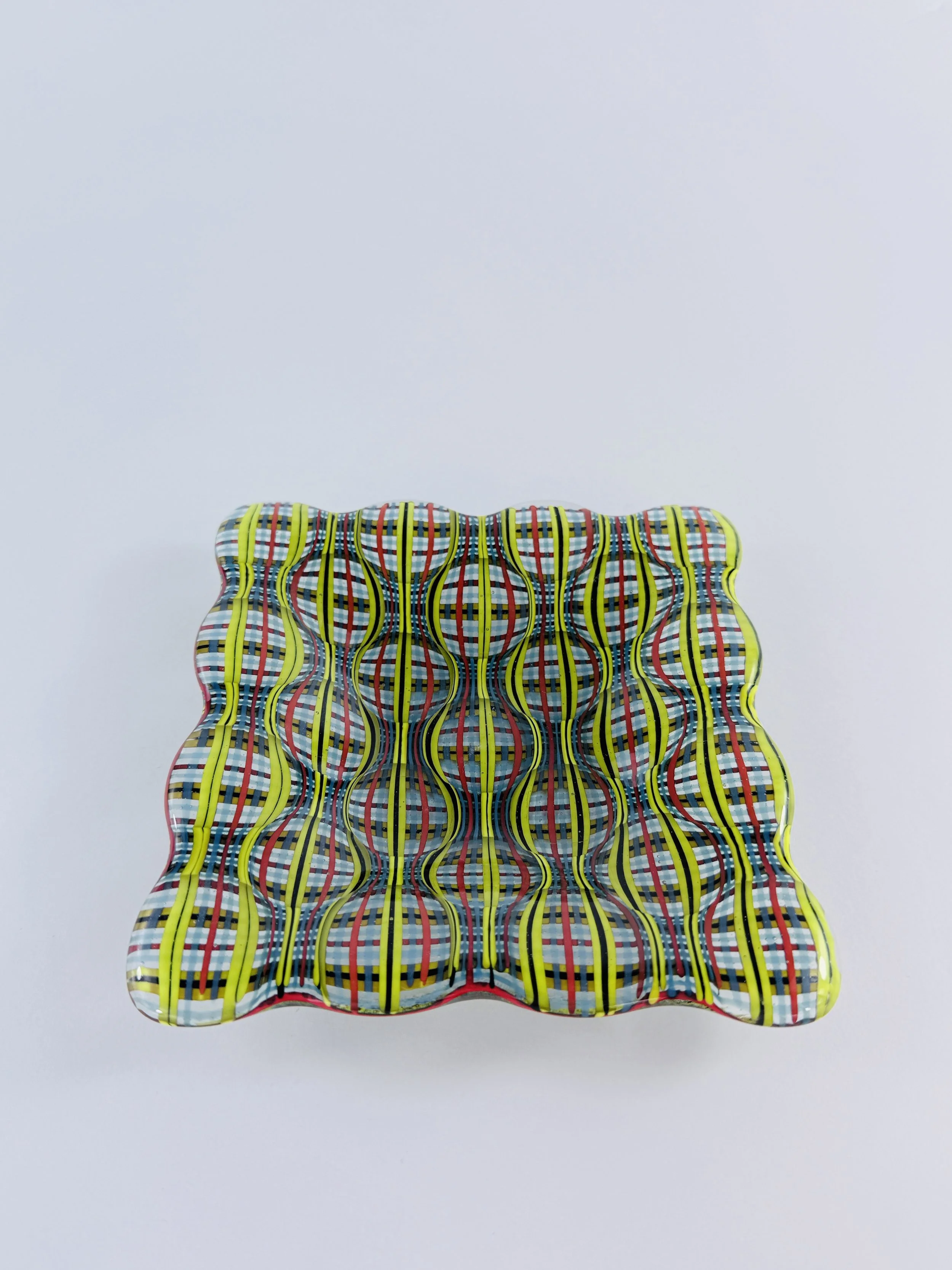Plaid Criss-Cross Optic Dish