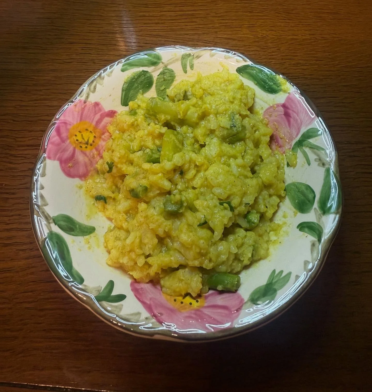 ASPARAGUS KITCHADI SERVES 3-4
Recipe by @simpleveda_ayurveda 
INGREDIENTS:
1 cup basmati rice
&frac12; cup split yellow mung beans
5 to 8 cups pure water
&frac12; b fresh asparagus (or zucchini, okra, carrot)
3 Tosp clarified butter or ghee
1 tsp yel