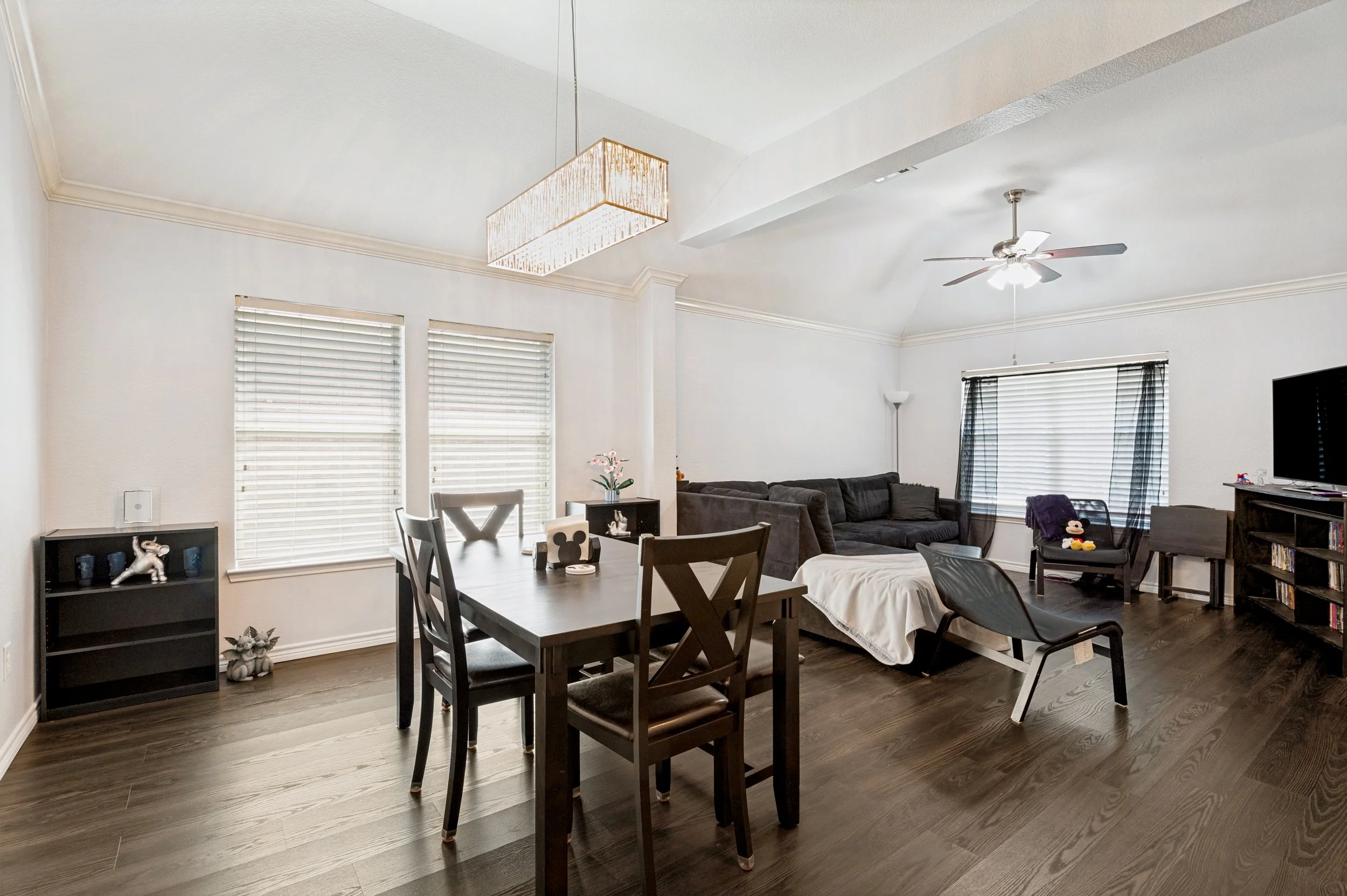517-magnolia-ln-glenn-heights-tx-75154-High-Res-9.jpg