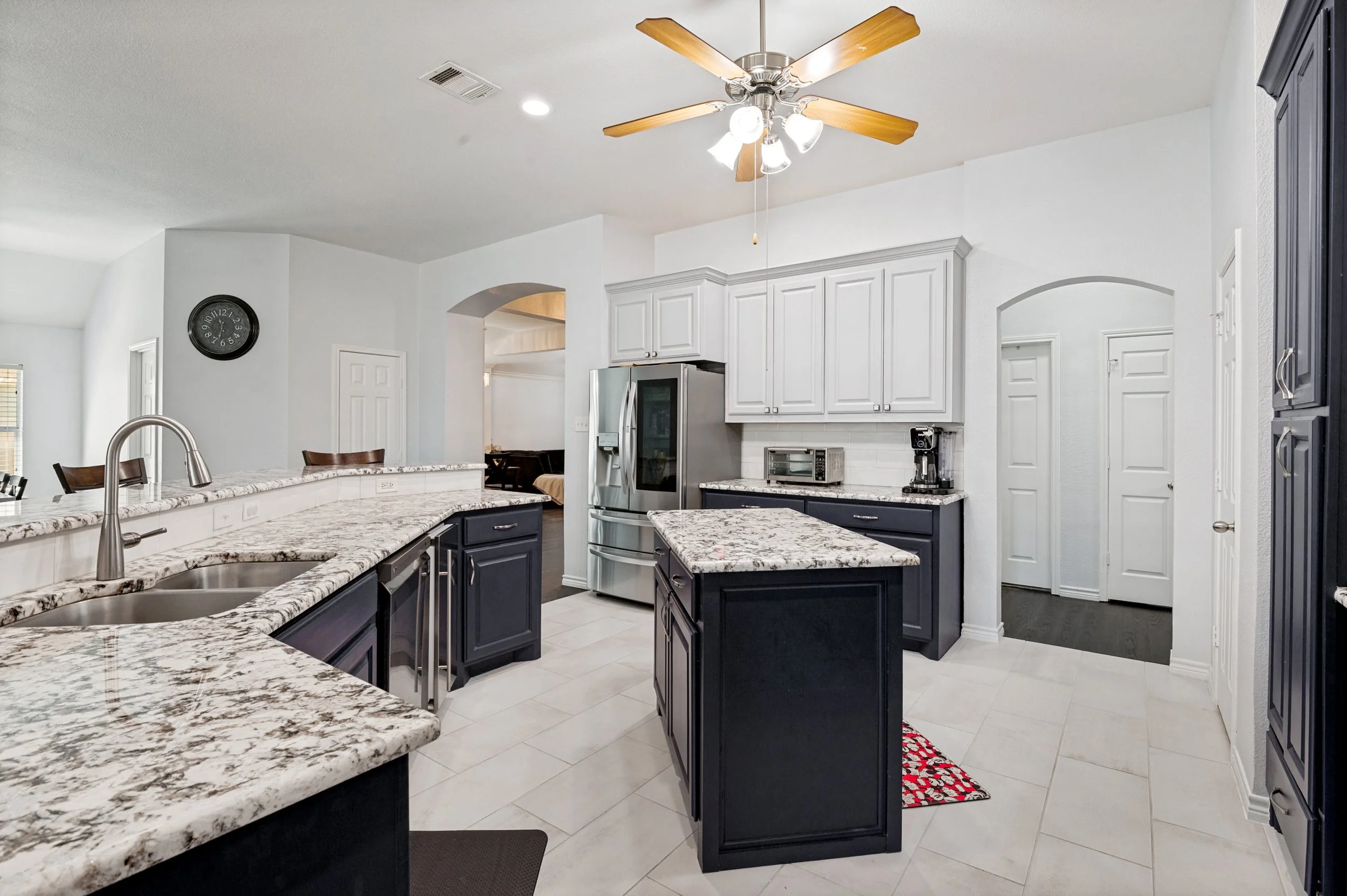 517-magnolia-ln-glenn-heights-tx-75154-High-Res-10.jpg
