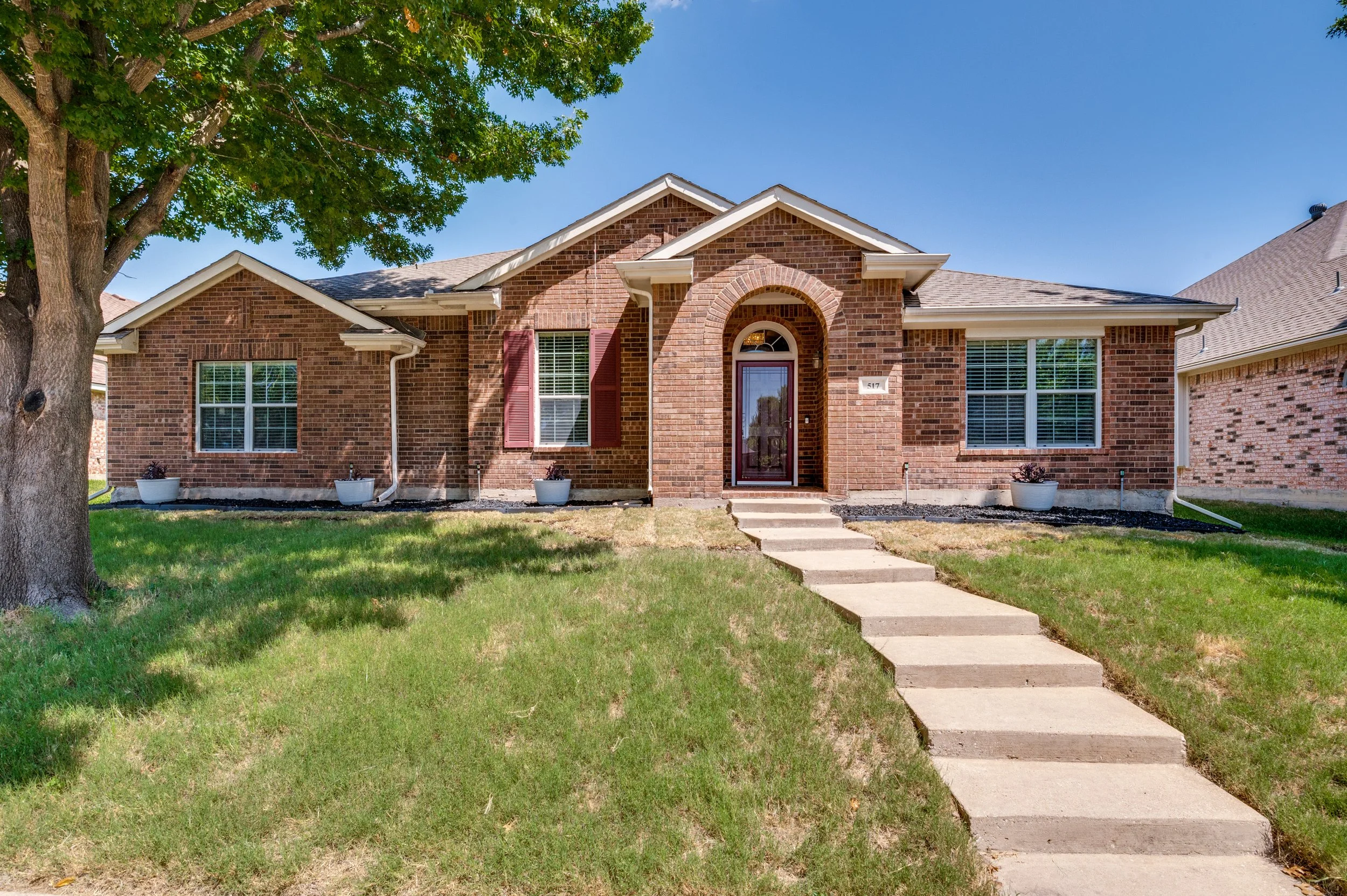 517-magnolia-ln-glenn-heights-tx-75154-High-Res-2.jpg