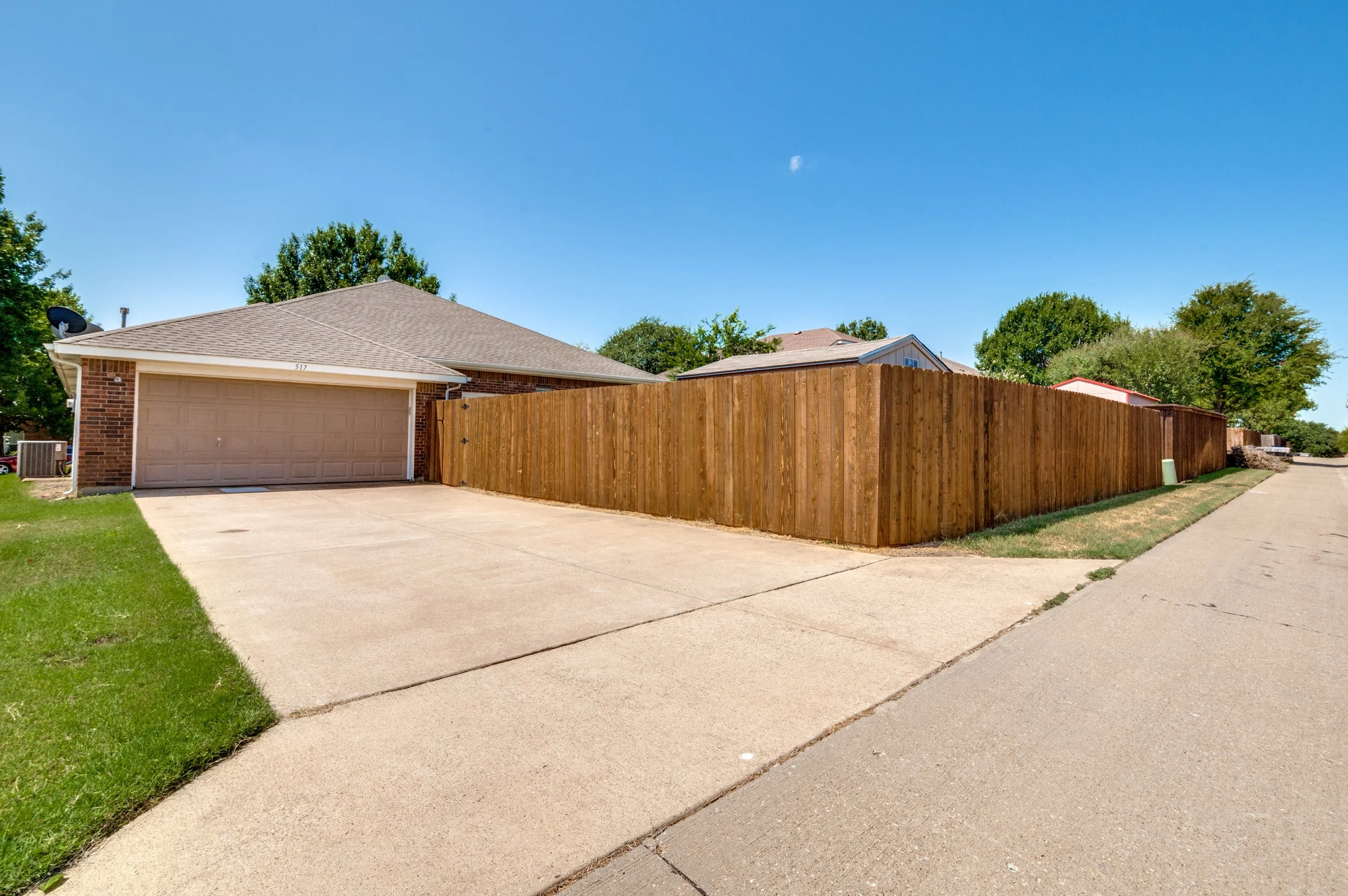 517-magnolia-ln-glenn-heights-tx-75154-High-Res-25.jpg