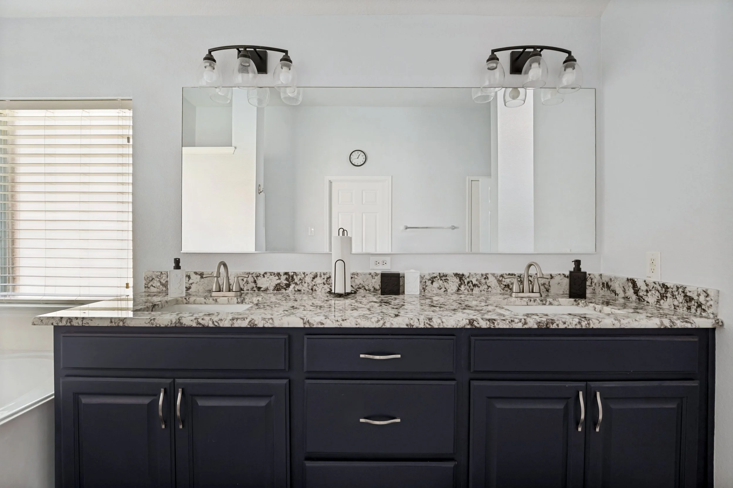 517-magnolia-ln-glenn-heights-tx-75154-High-Res-21.jpg