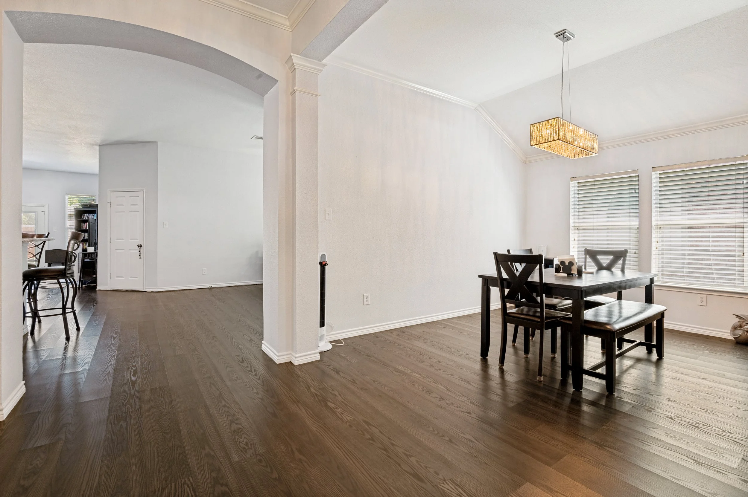 517-magnolia-ln-glenn-heights-tx-75154-High-Res-7.jpg