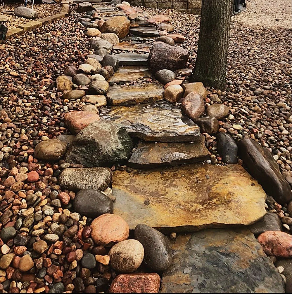 FLAGSTONE DETAIL