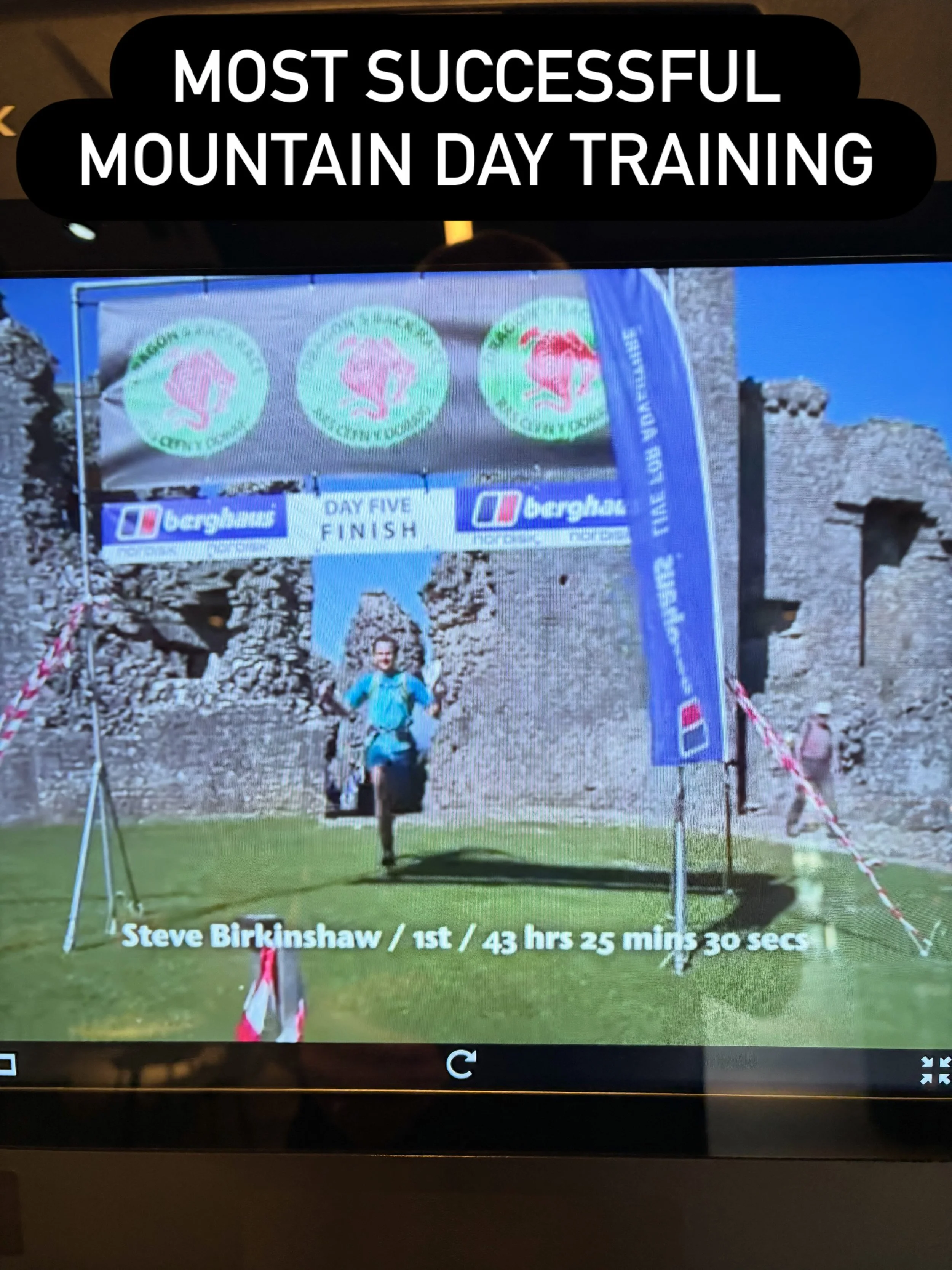 No mountains near me so mountain day training is fast paced incline treadmill. Today was a good day. 

Preparing for Brecon Beacons challenge with @abigails_trails next month. Thought it would be a good idea to watch the 2012 Dragon&rsquo;s Back race