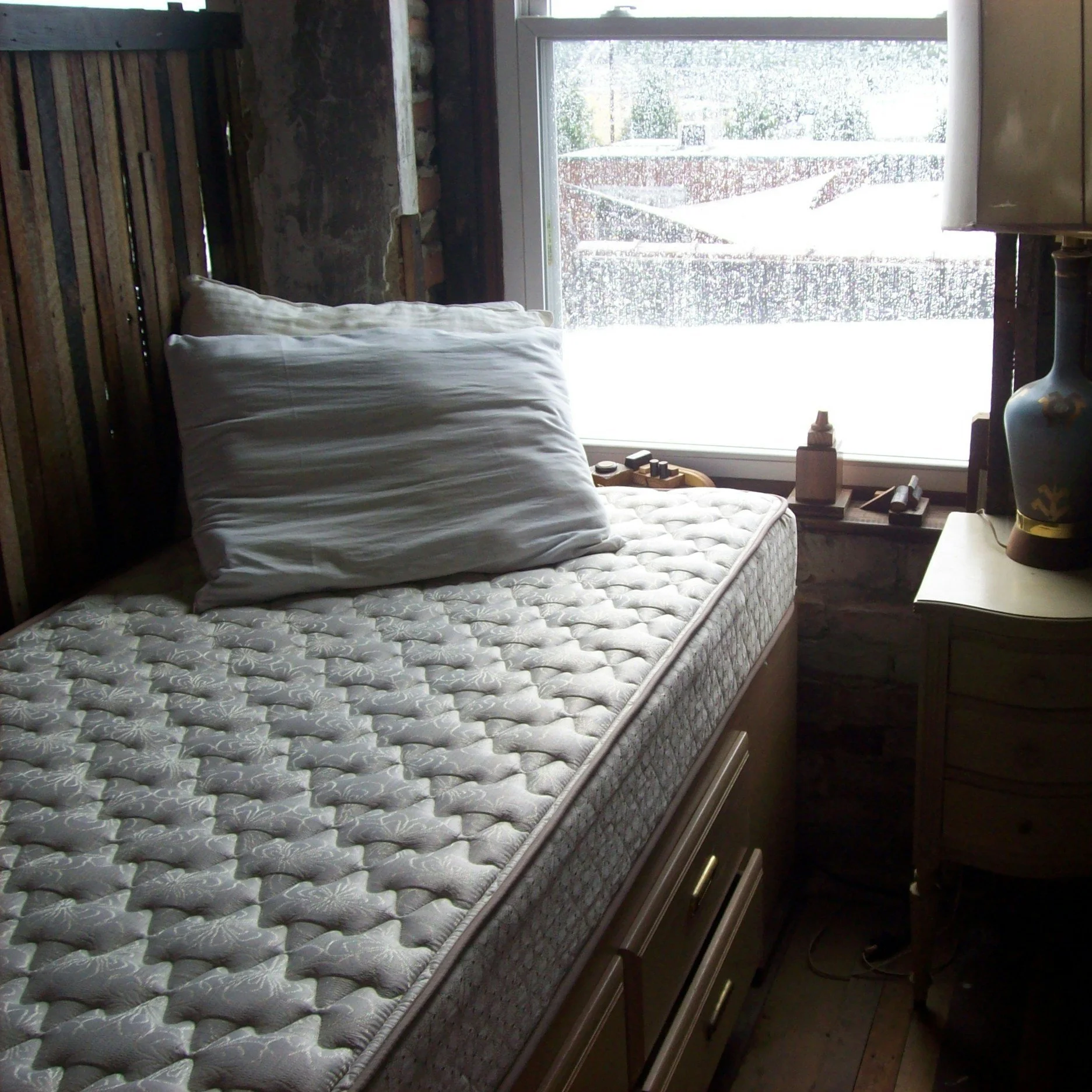 Mattress Removal: Why Enlisting Professional Help is Worth the Price