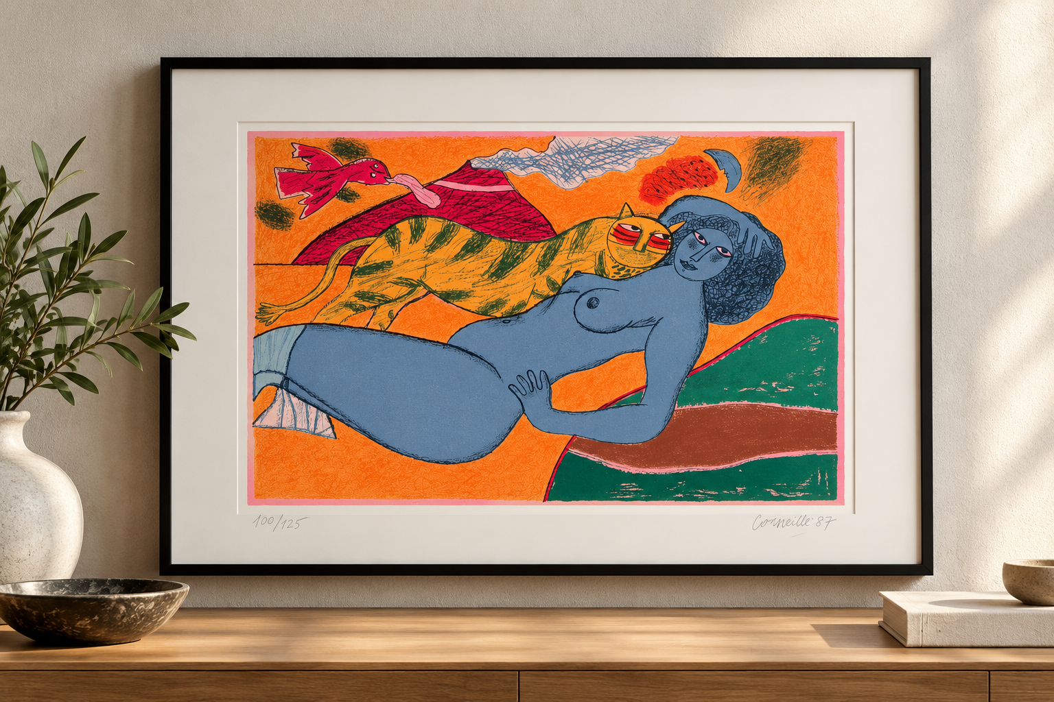 Kleurrijke Corneillekunst boven een houten console.png