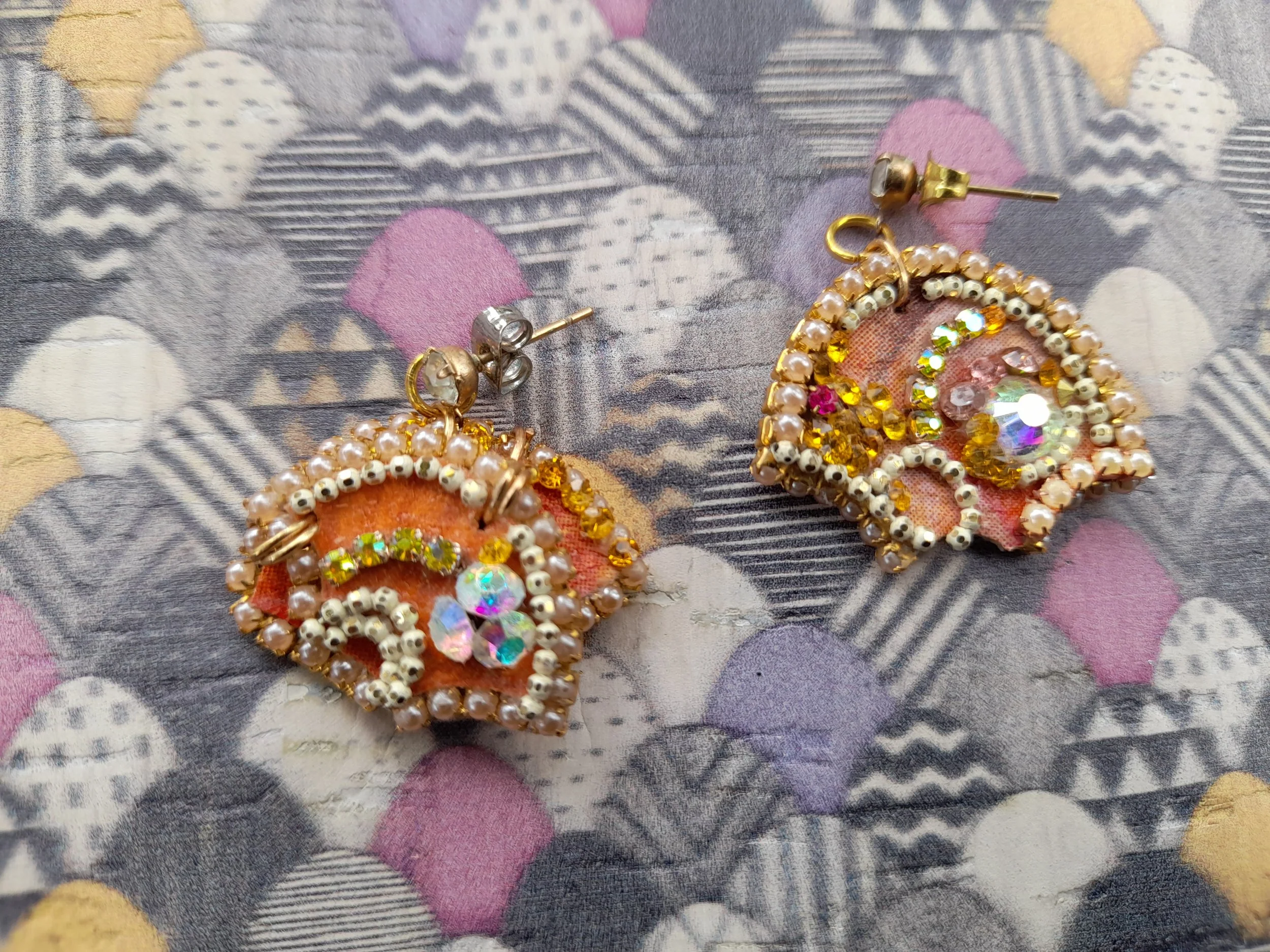 28. Glitterhäst