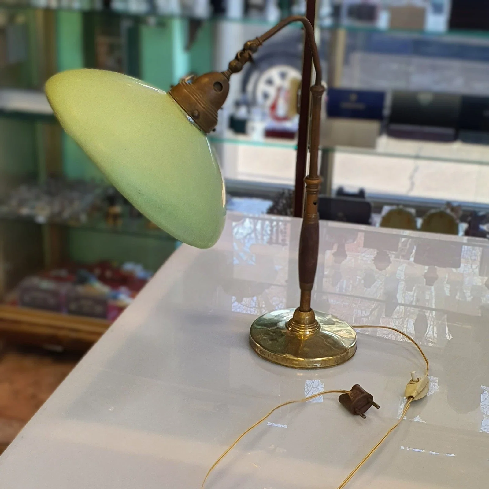 Lampada da tavolo ministeriale vintage