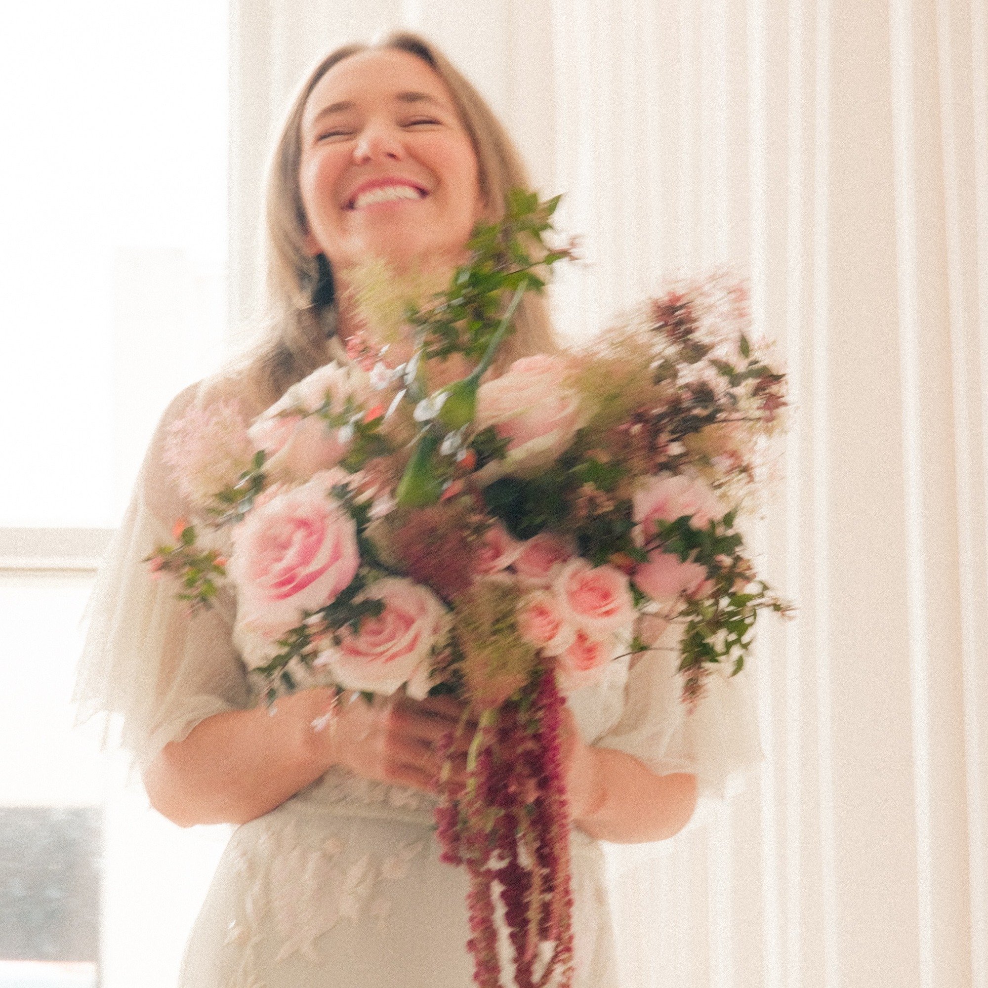You know you picked the right florist when this is your reaction to your bouquet 💐

Lets create more moments like this! 
DM me or send an inquiry on my website [link in bio] to book a consult for your upcoming wedding or event

📸 @thearchivist_rach