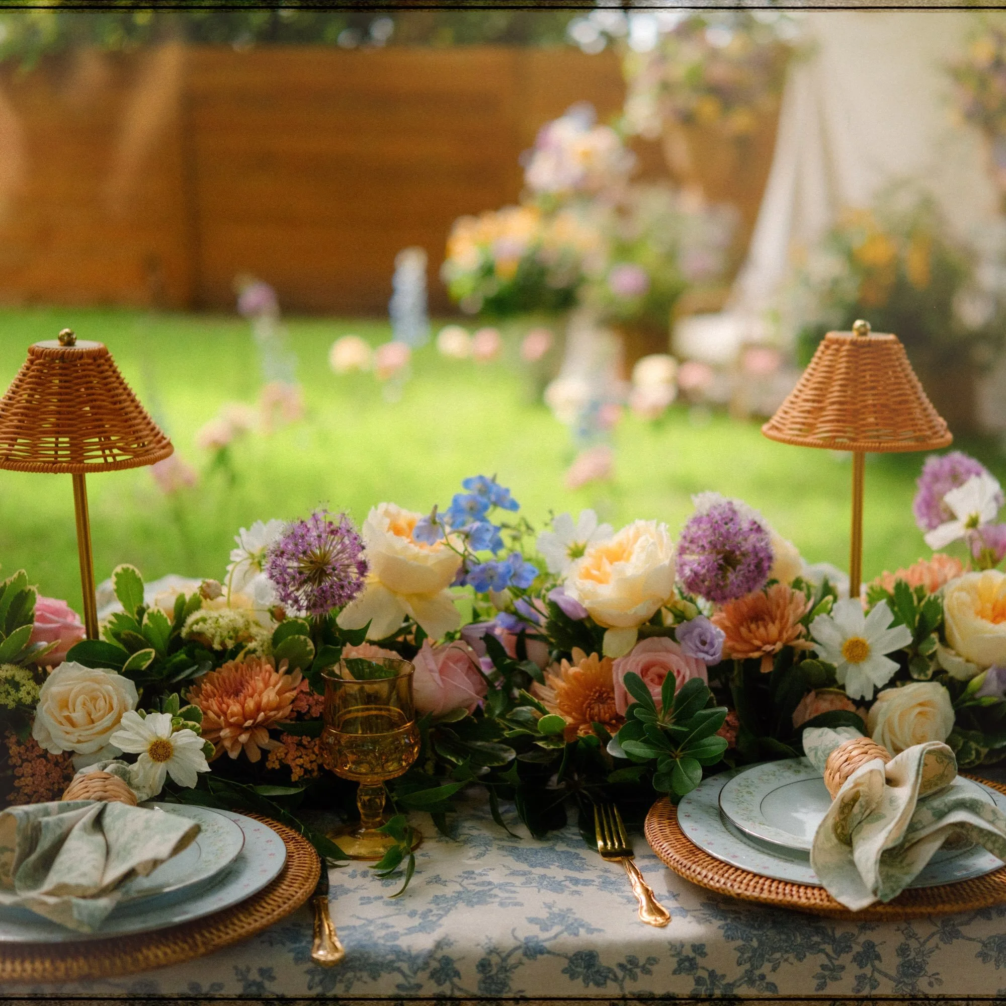 Forever a fan of a full color moment 🌈

Book a consult to explore how we can bring your color story to life for your upcoming wedding or event.

📸 @thearchivist_rachelmeagan 
Rentals: @wildvioletrentals 

#dallaswedding #dallasflorist #eventflorist