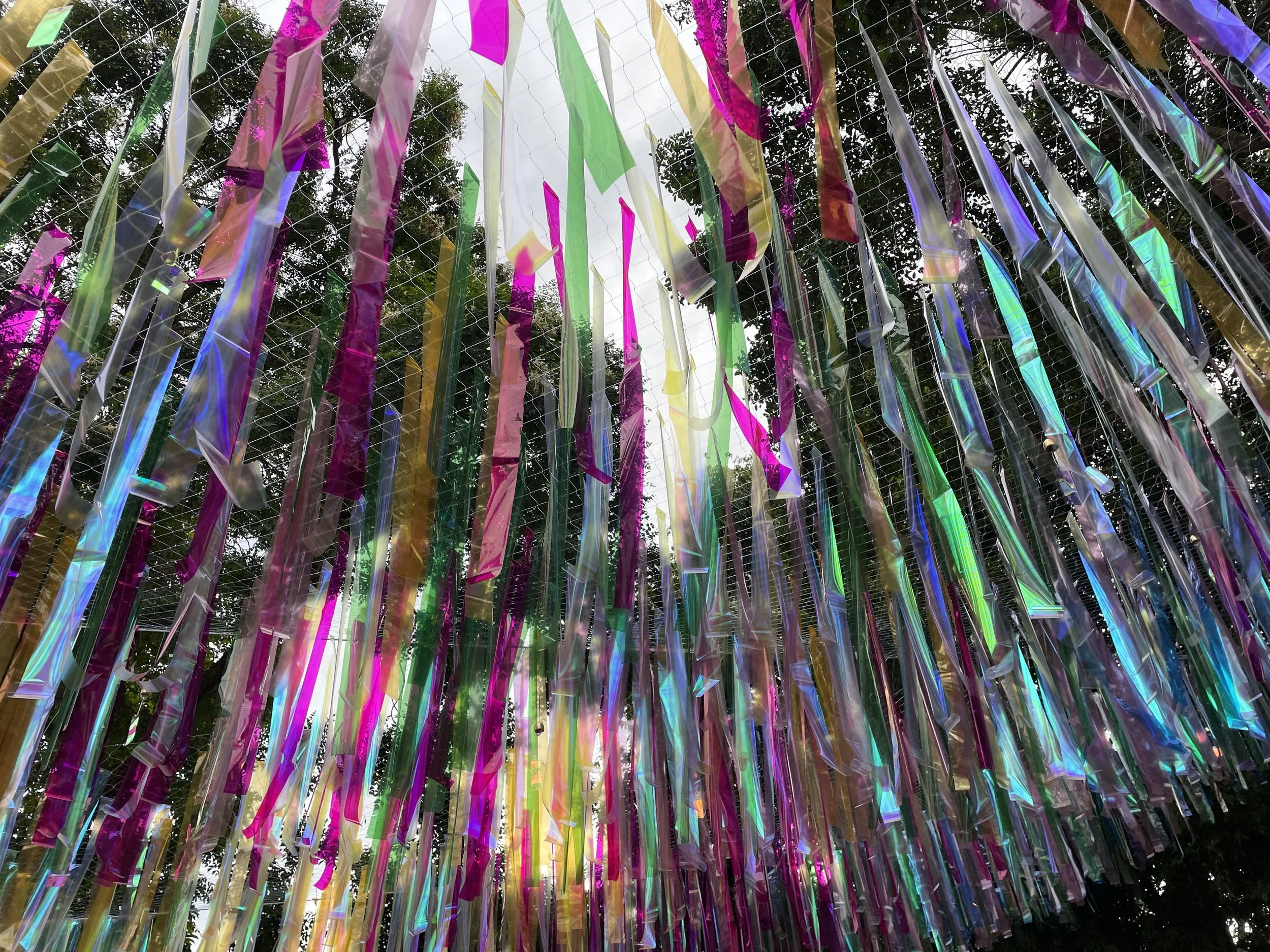 Installation view of “Paradise” by Samaki (ซะมากิ), “Three Realms: The Universe of Buddhist Art” · ภาพการจัดวางผลงาน “แดนทิพย์” โดยกลุ่ม Samaki (ซะมากิ) ในงานนิทรรศการ “จักรวาลพุทธศิลป์”