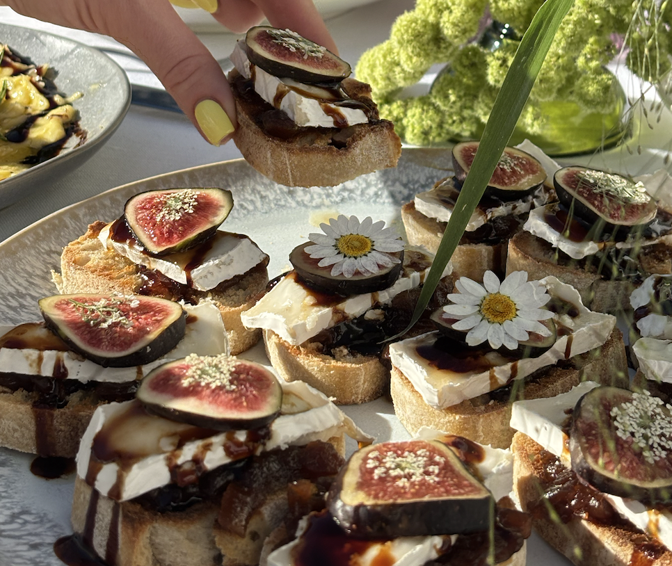 caramalised_onion_goatscheese_balsamic_honey