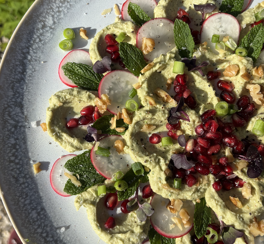 Avocardo_mint_dip_sharing_plate