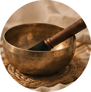 Bol d'Himalaya utilisé lors d'un rituel sonore chez AME RITUALS.