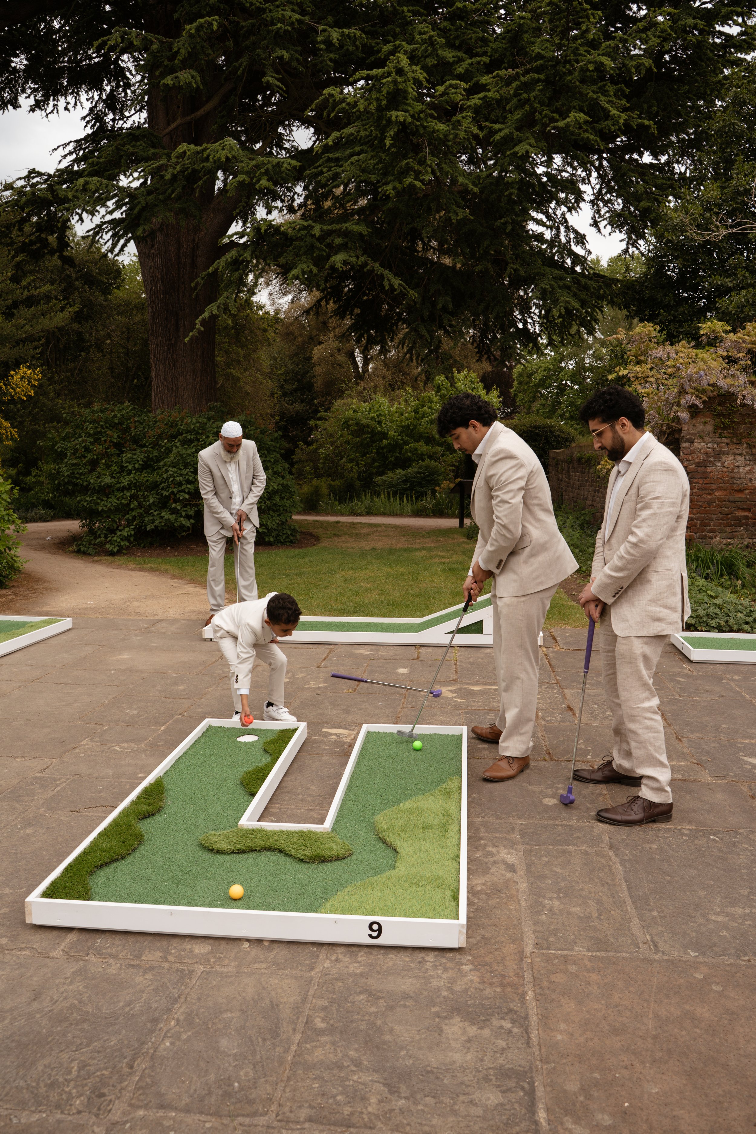 Mini golf course for hire, perfect for weddings, birthdays, festivals and corporate events across London and Essex.