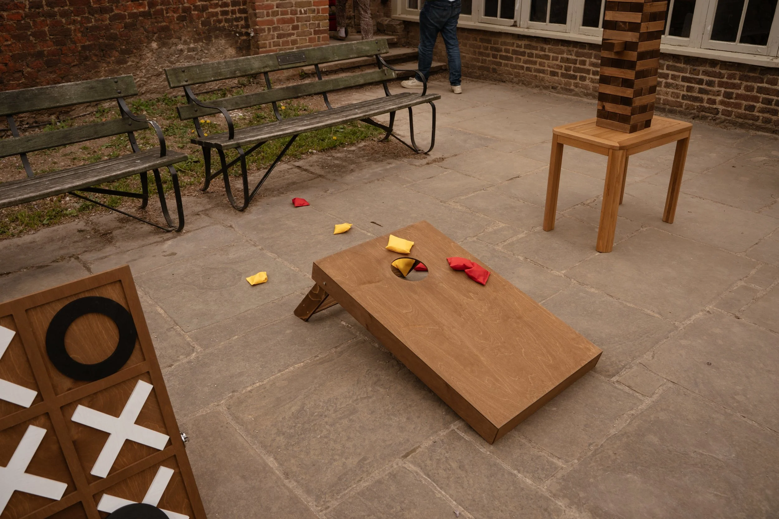 Giant outdoor games and mini golf including Giant Jenga, Giant Connect Four, Cornhole, Ring Toss, Dominoes and Noughts & Crosses for hire across London and Essex.