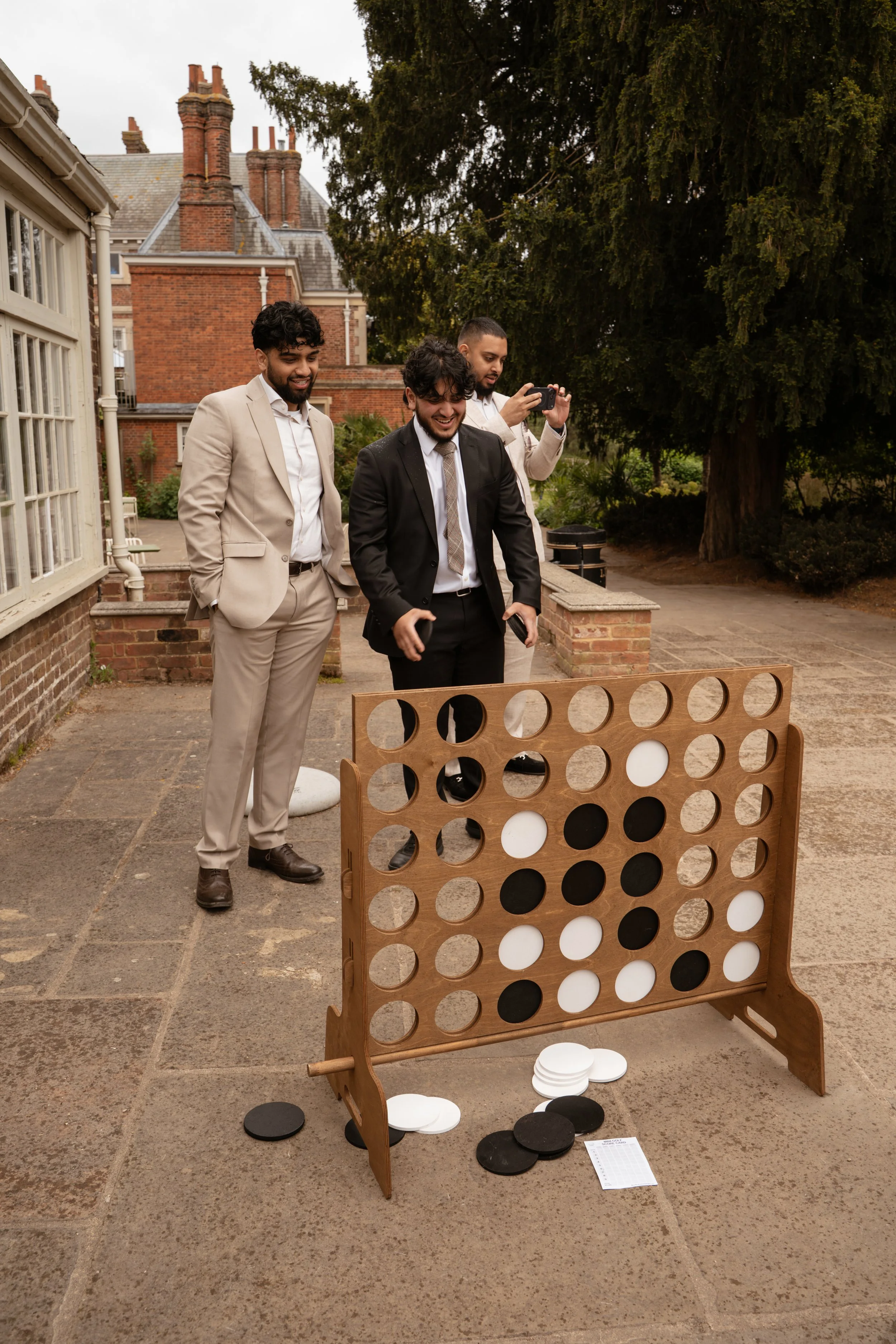 Giant connect 4 for hire, perfect for weddings, birthdays, festivals and corporate events across London and Essex.