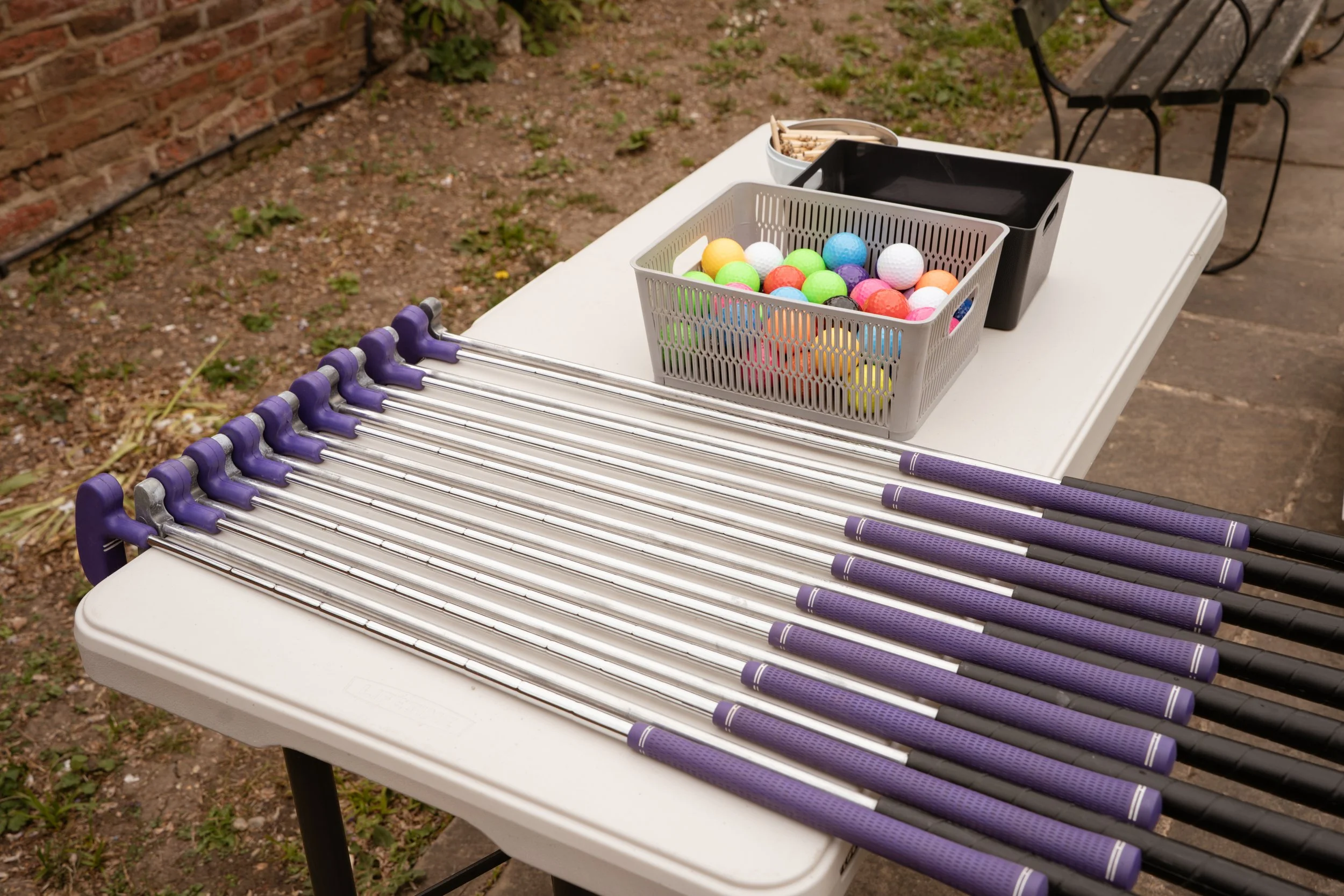 Giant outdoor games and mini golf including Giant Jenga, Giant Connect Four, Cornhole, Ring Toss, Dominoes and Noughts & Crosses for hire across London and Essex.