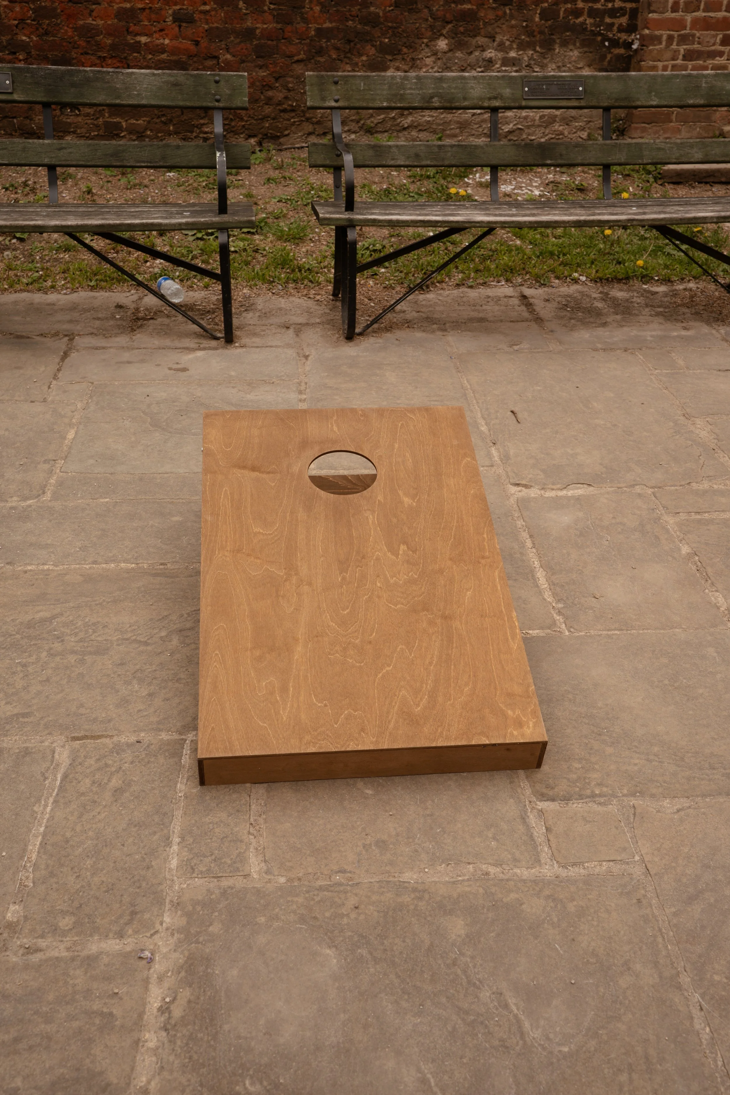 Giant outdoor games and mini golf including Giant Jenga, Giant Connect Four, Cornhole, Ring Toss, Dominoes and Noughts & Crosses for hire across London and Essex.