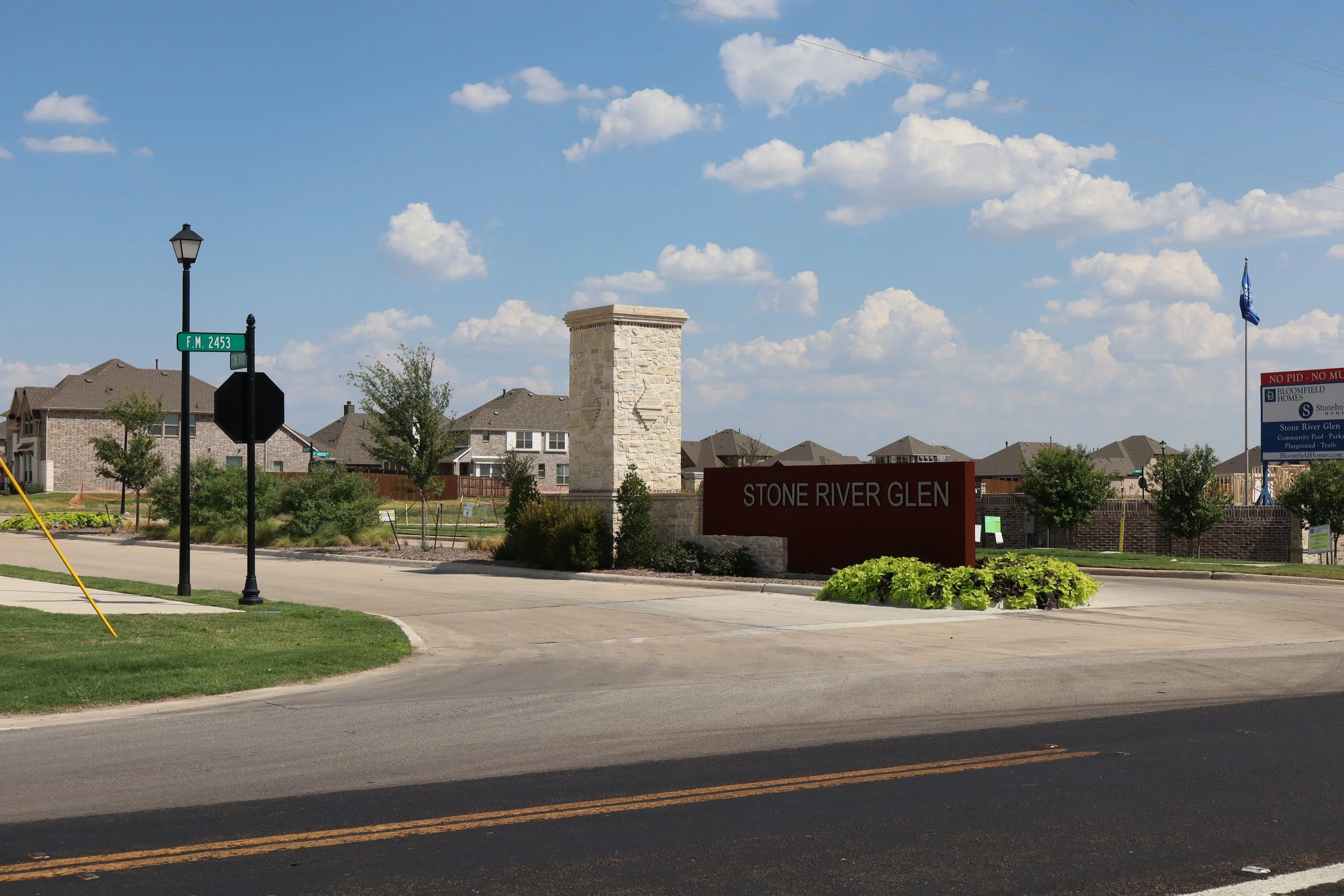 Stone River Glen Main Entrance