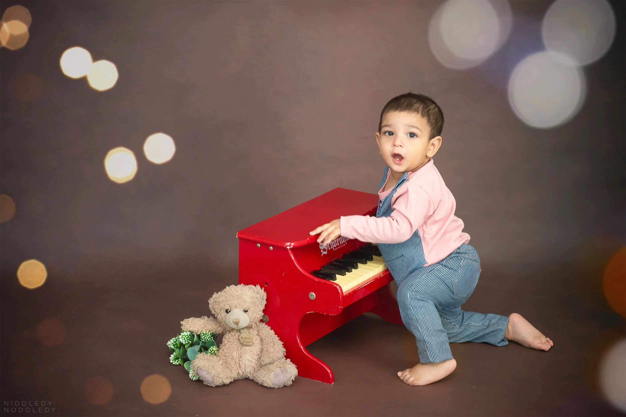 Vansh Baby Cakesmash Photoshoot ❤ NiddledyNoddledy.com ~ Bumps to Babies Photography, Kolkata - 07 .jpg