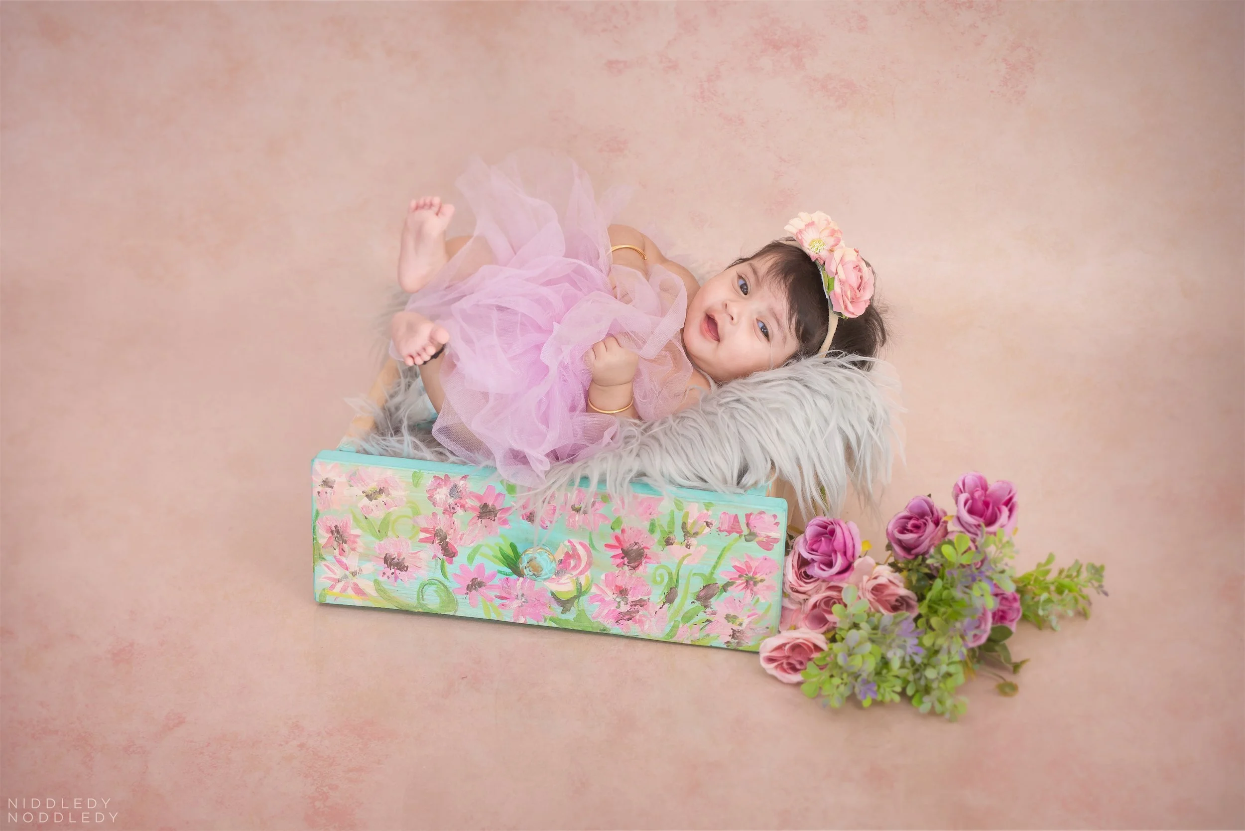 Tanishka+Newborn+Baby+Photoshoot+❤+NiddledyNoddledy.com+~+Bumps+to+Babies+Photography,+Kolkata+-+03.jpg