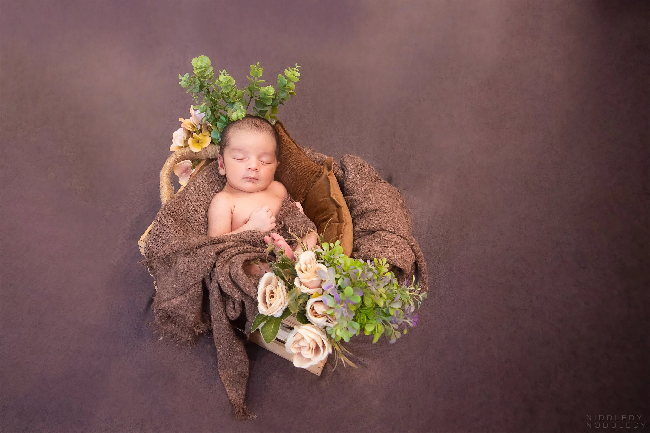 Vayu+Newborn+Baby+Photoshoot+❤+NiddledyNoddledy.com+~+Bumps+to+Babies+Photography,+Kolkata+-+09.jpg