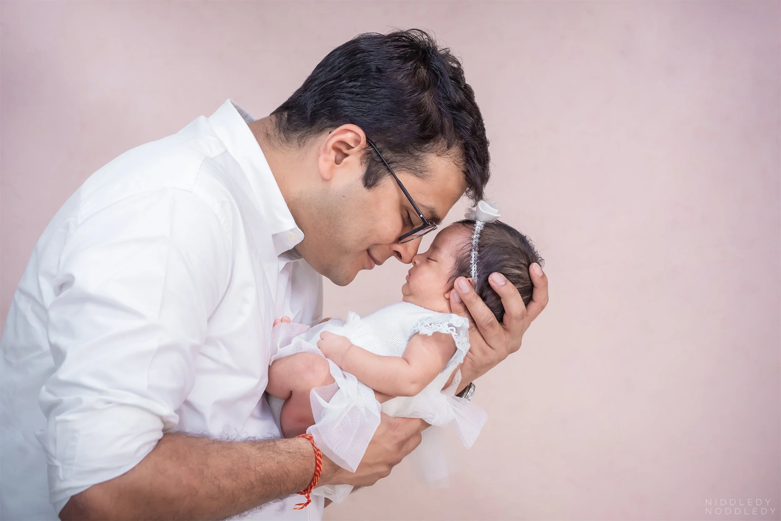 Anishkka+Newborn+Baby+Photoshoot+❤+NiddledyNoddledy.com+~+Bumps+to+Babies+Photography,+Kolkata+-+08.jpg