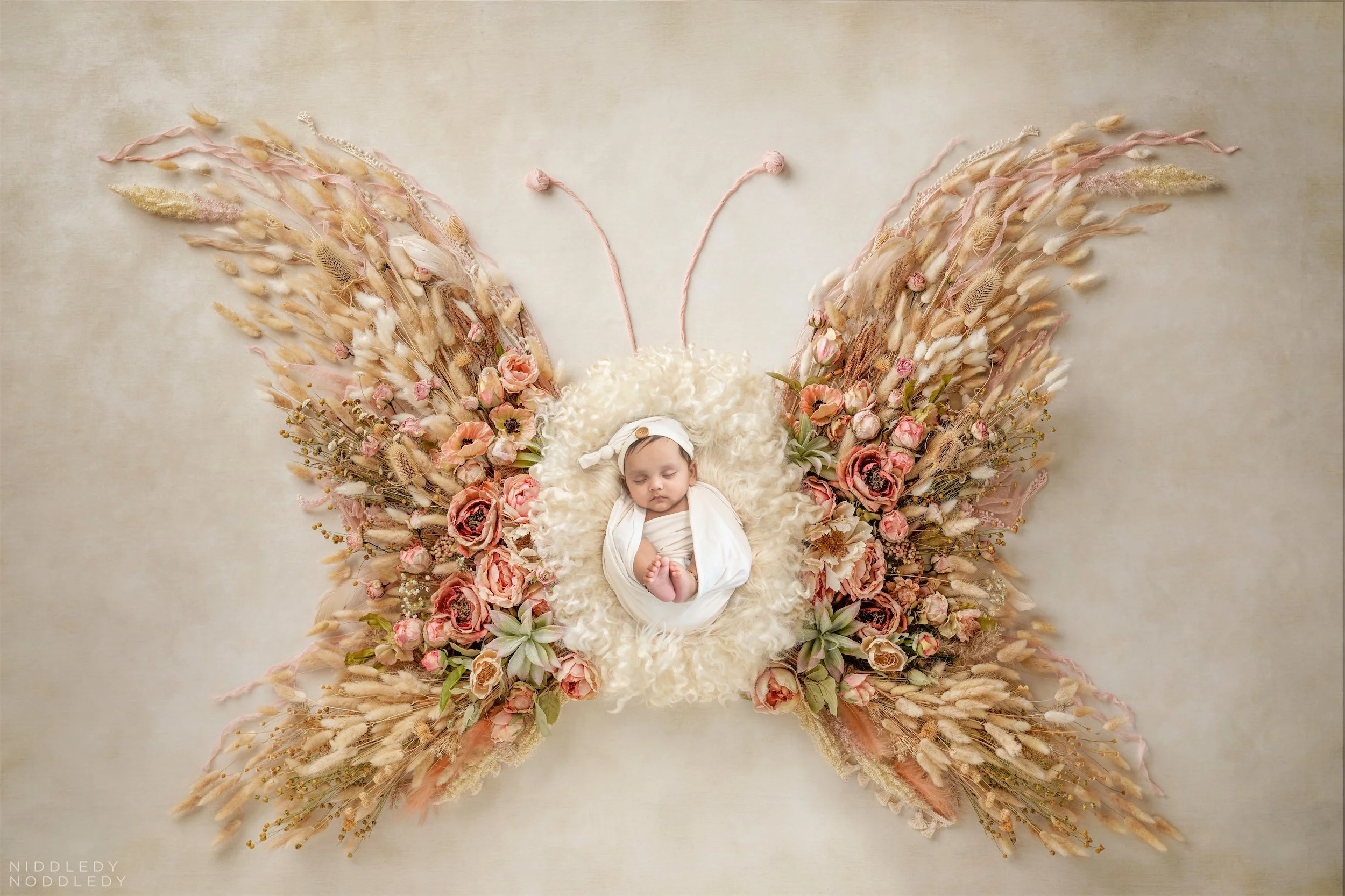 Pumpush+Newborn+Baby+Photoshoot+❤+NiddledyNoddledy.com+~+Bumps+to+Babies+Photography,+Kolkata+-+01.jpg