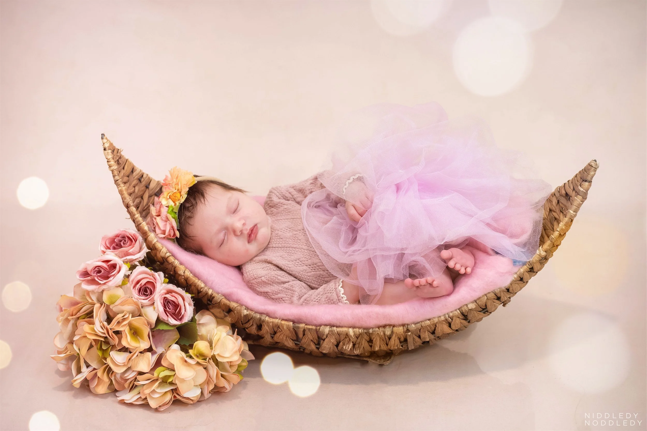Guzel+Newborn+Photoshoot+❤+NiddledyNoddledy.com+~+Bumps+to+Babies+Photography,+Kolkata+-+05.jpg