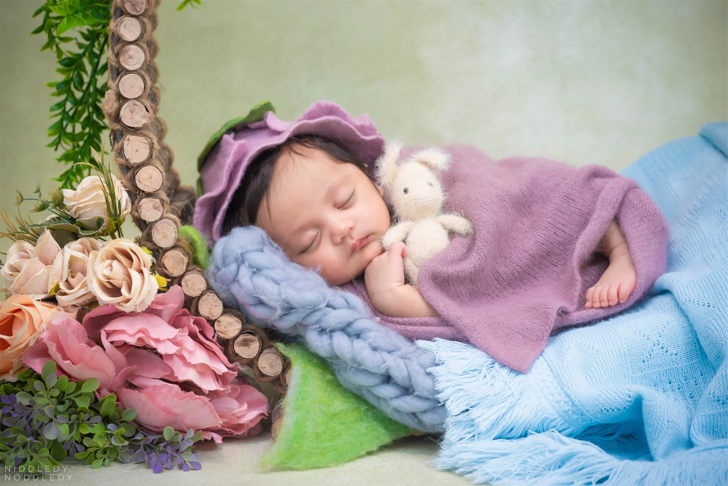Yashica+Newborn+Baby+Photoshoot+❤+NiddledyNoddledy.com+~+Bumps+to+Babies+Photography,+Kolkata+-+04.jpg