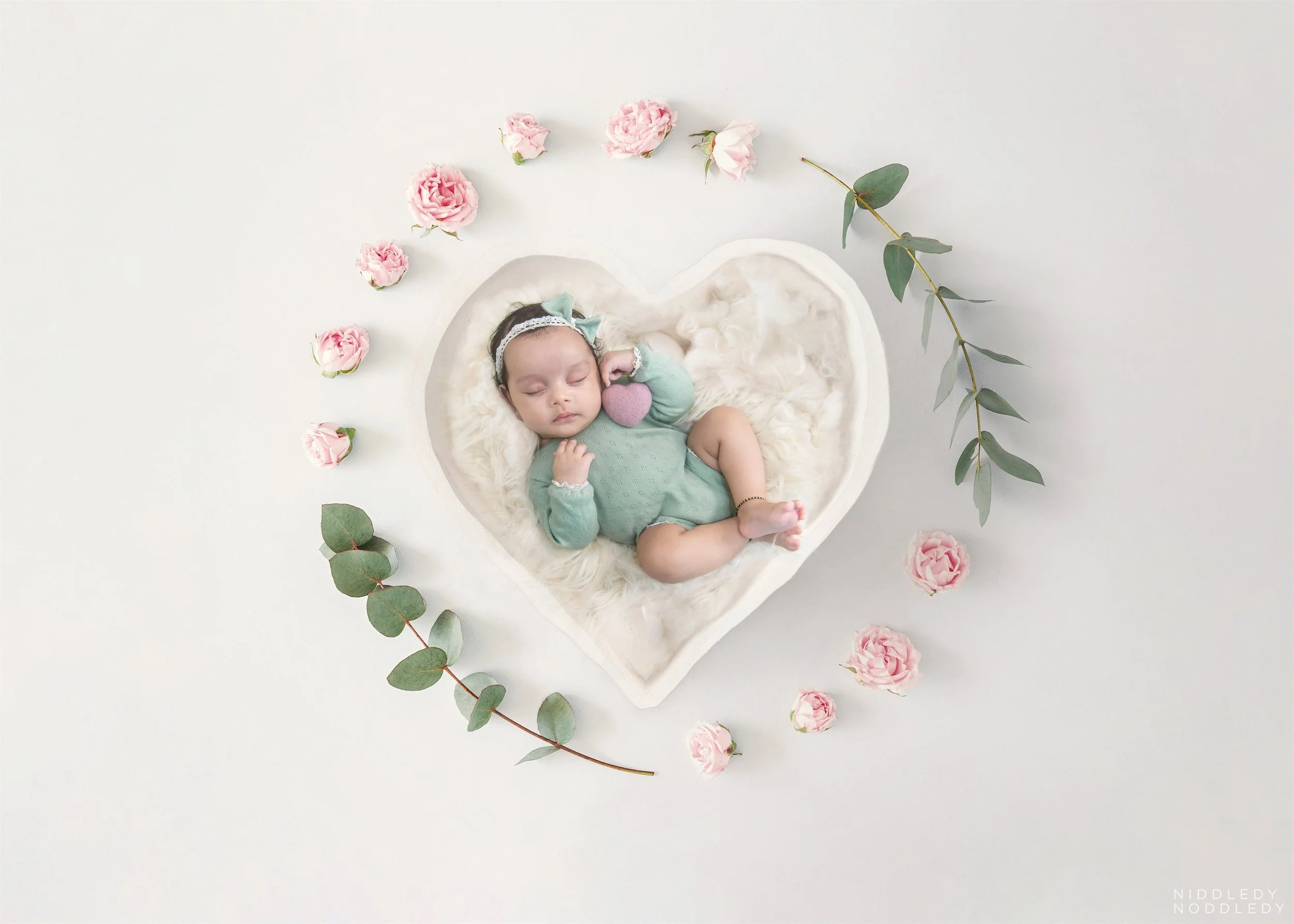 Kaira+Newborn+Baby+Photoshoot+❤+NiddledyNoddledy.com+~+Bumps+to+Babies+Photography,+Kolkata+-+12.jpg
