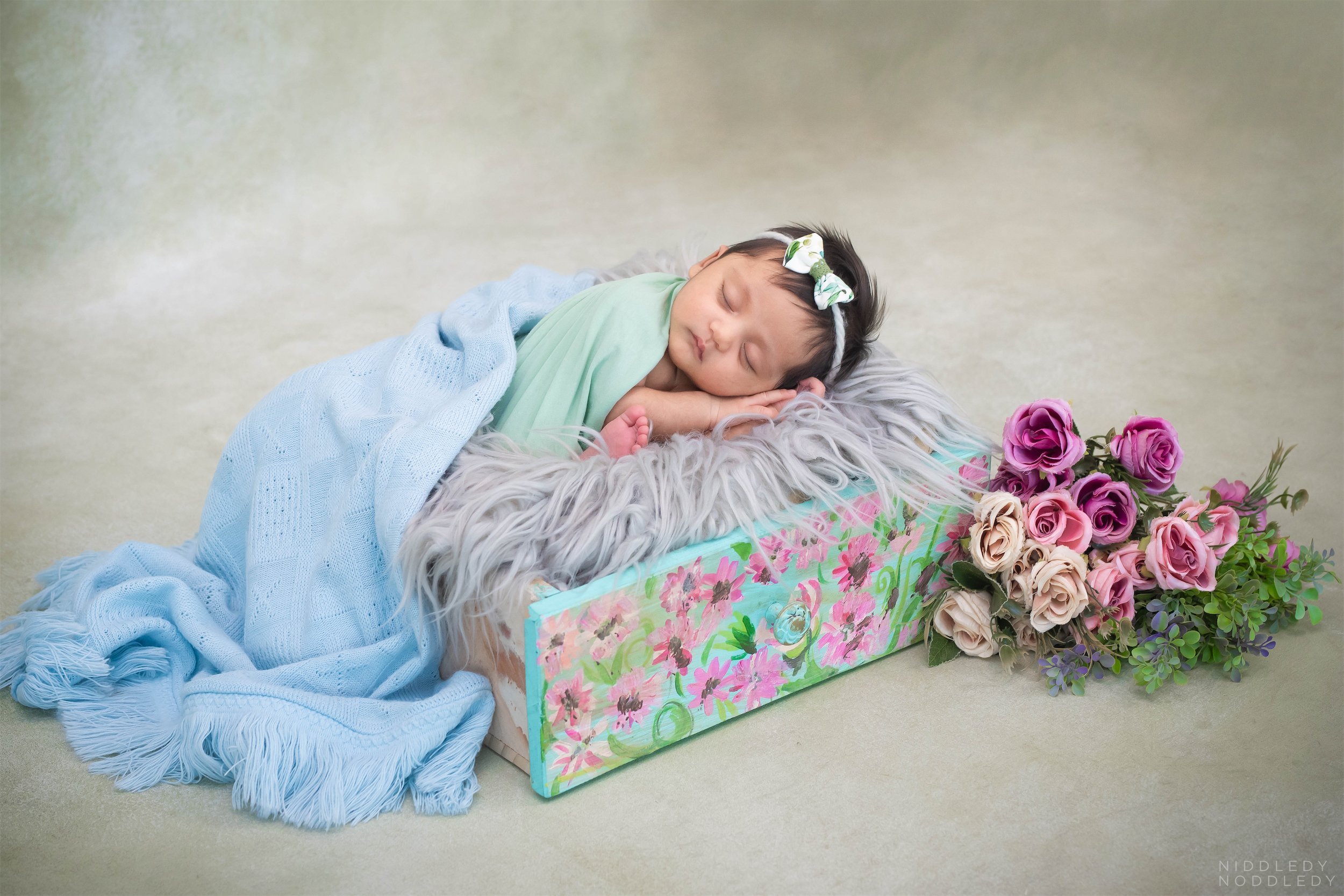 Yashica+Newborn+Baby+Photoshoot+❤+NiddledyNoddledy.com+~+Bumps+to+Babies+Photography,+Kolkata+-+05.jpg