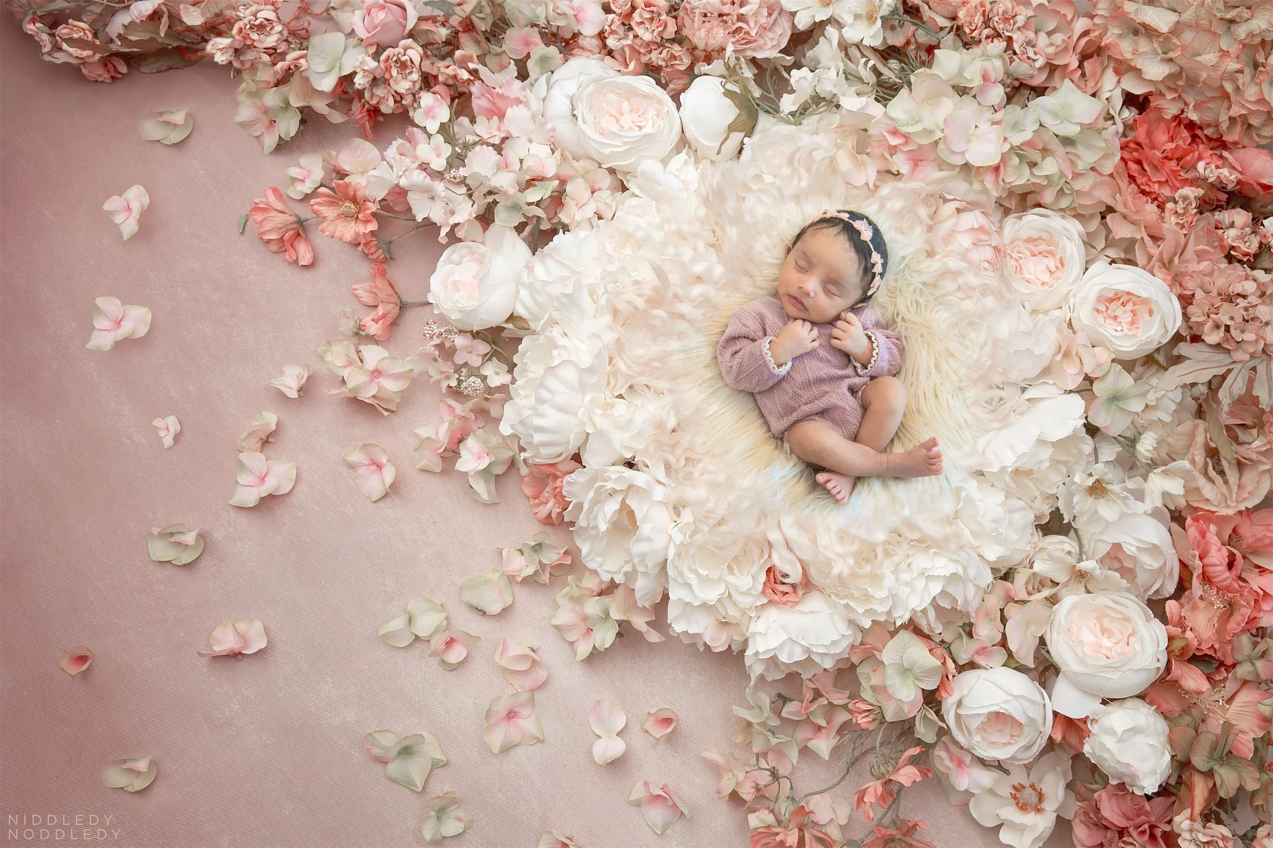 Vanya+Newborn+Baby+Photoshoot+❤+NiddledyNoddledy.com+~+Bumps+to+Babies+Photography,+Kolkata+-+15.jpg