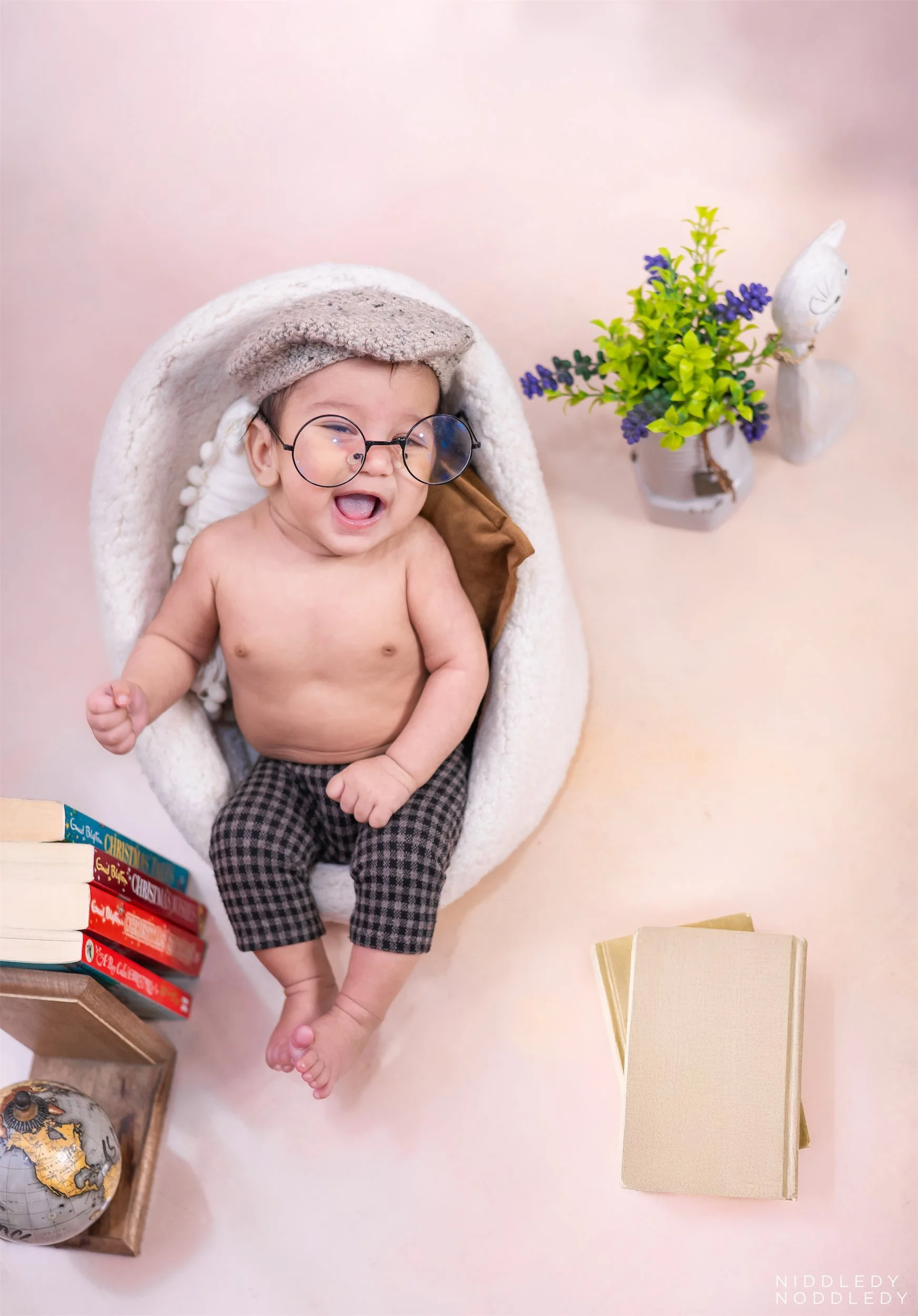 Agastya+Newborn+Photoshoot+❤+NiddledyNoddledy.com+~+Bumps+to+Babies+Photography,+Kolkata+-+09.jpg