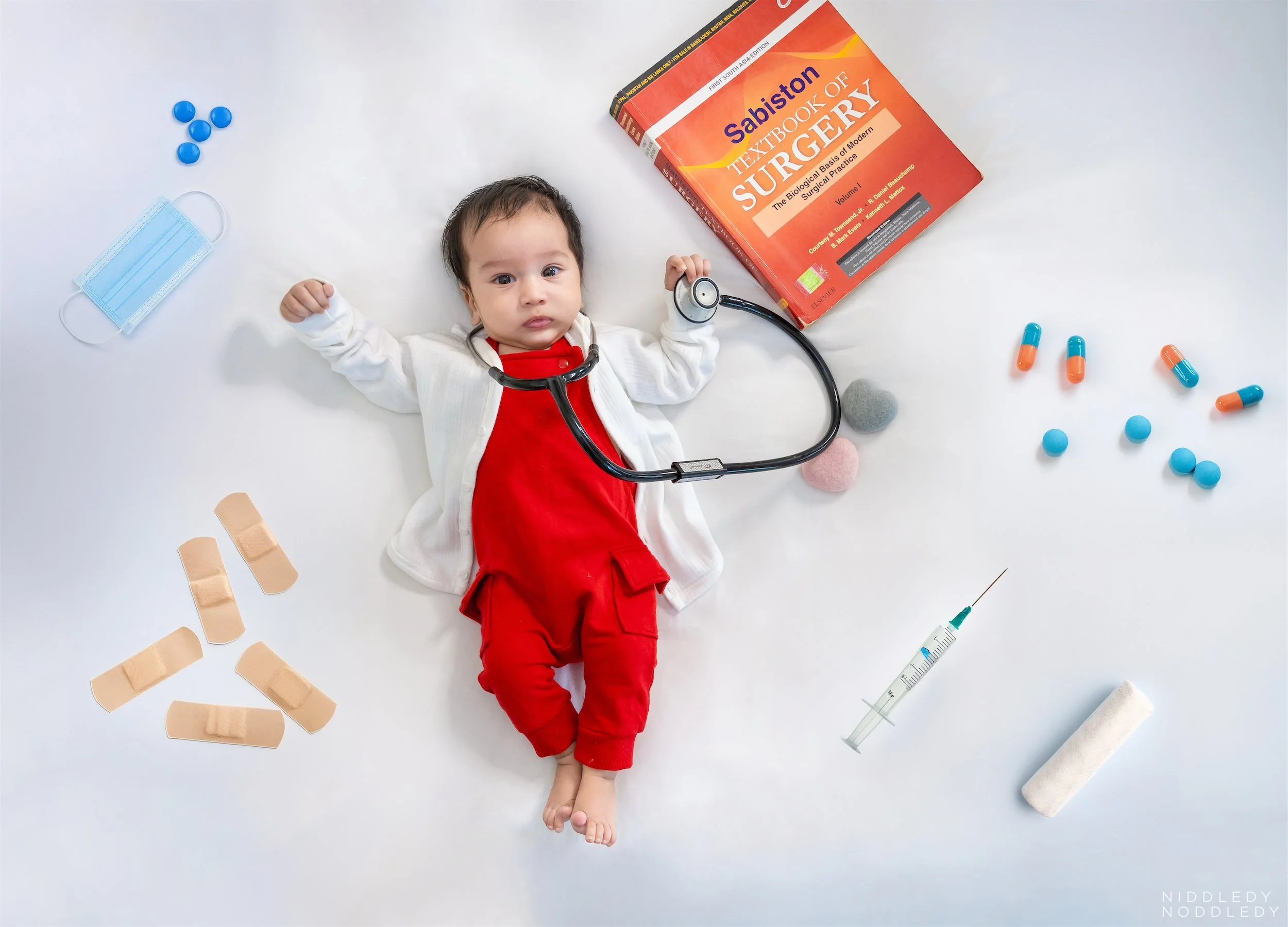 Agastya+Newborn+Photoshoot+❤+NiddledyNoddledy.com+~+Bumps+to+Babies+Photography,+Kolkata+-+04.jpg