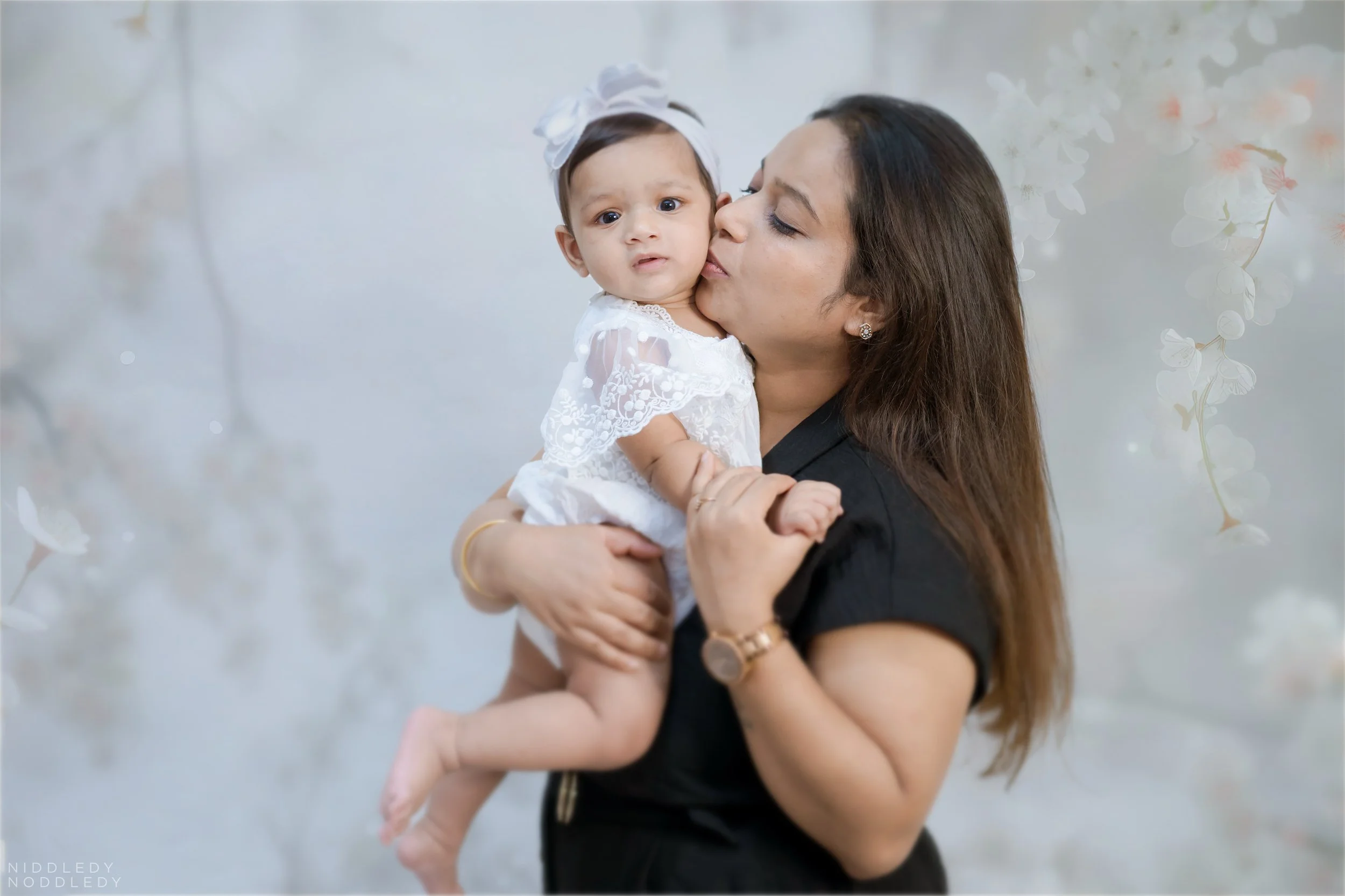 Debina Baby Cakesmash Photoshoot ❤ NiddledyNoddledy.com ~ Bumps to Babies Photography, Kolkata - 10.jpg