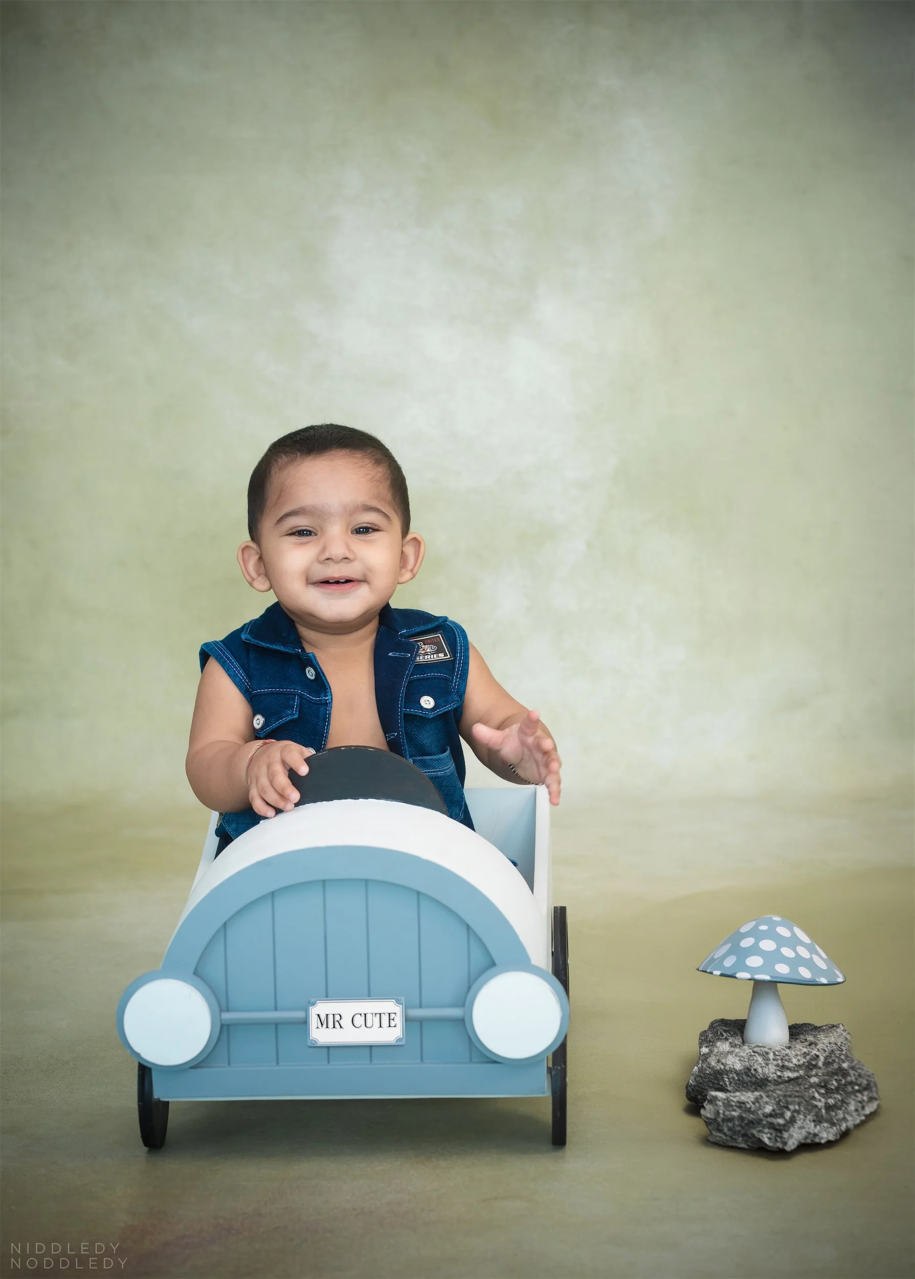Paarth Baby Cakesmash Photoshoot ❤ NiddledyNoddledy.com ~ Bumps to Babies Photography, Kolkata - 08.jpg