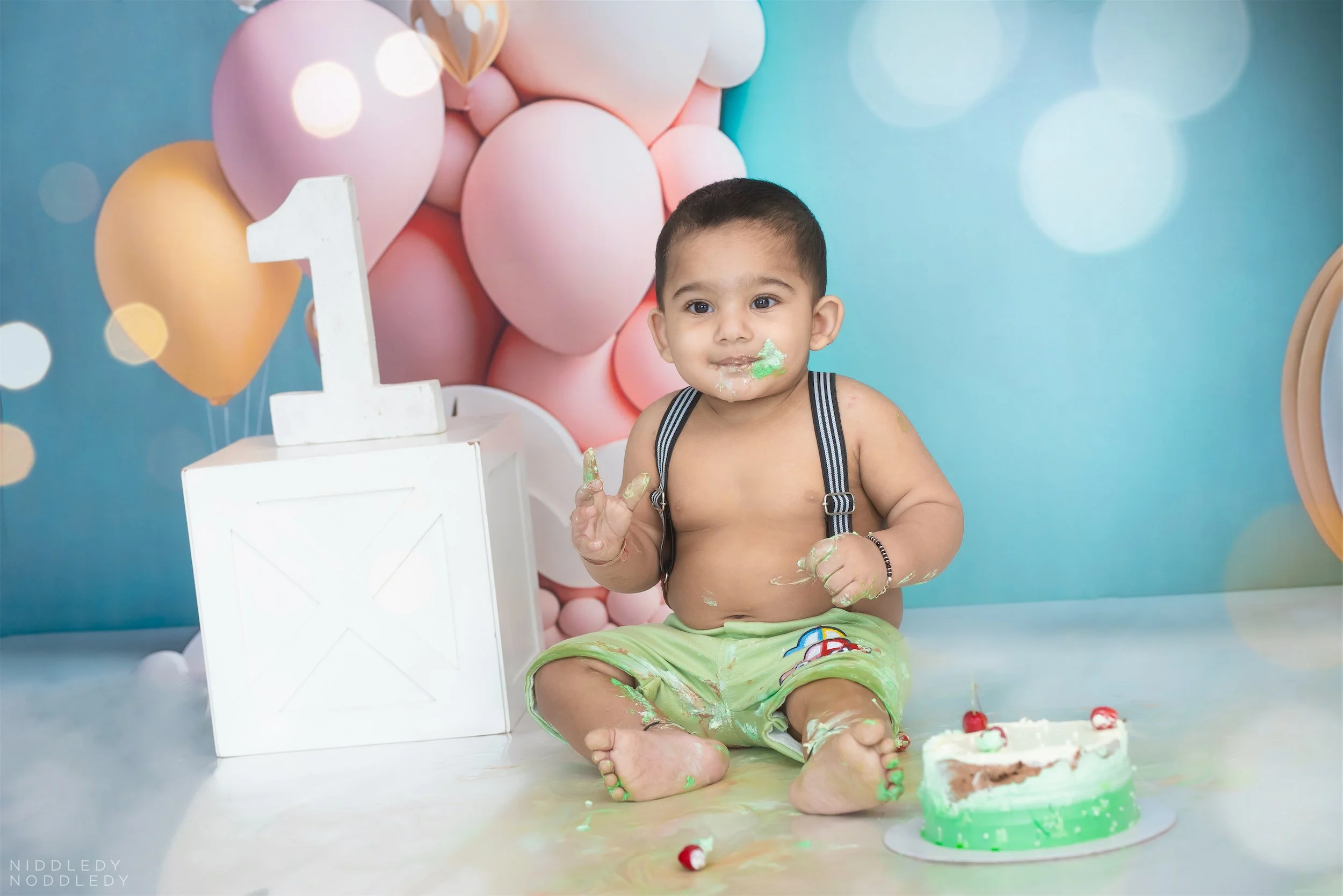 Paarth Baby Cakesmash Photoshoot ❤ NiddledyNoddledy.com ~ Bumps to Babies Photography, Kolkata - 11.jpg